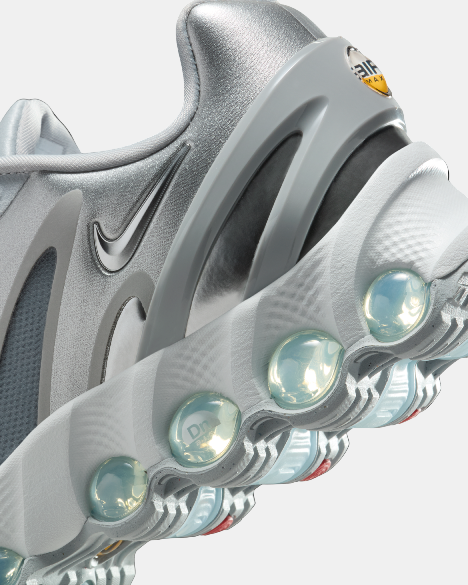 Дамски маратонки Nike Air Max Dn8 Women Sneakers HF5509-001 Heel View