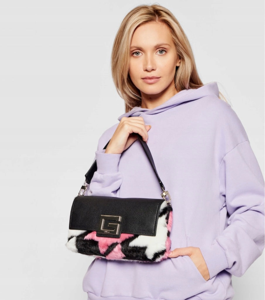 Дамска чанта Guess HG799019