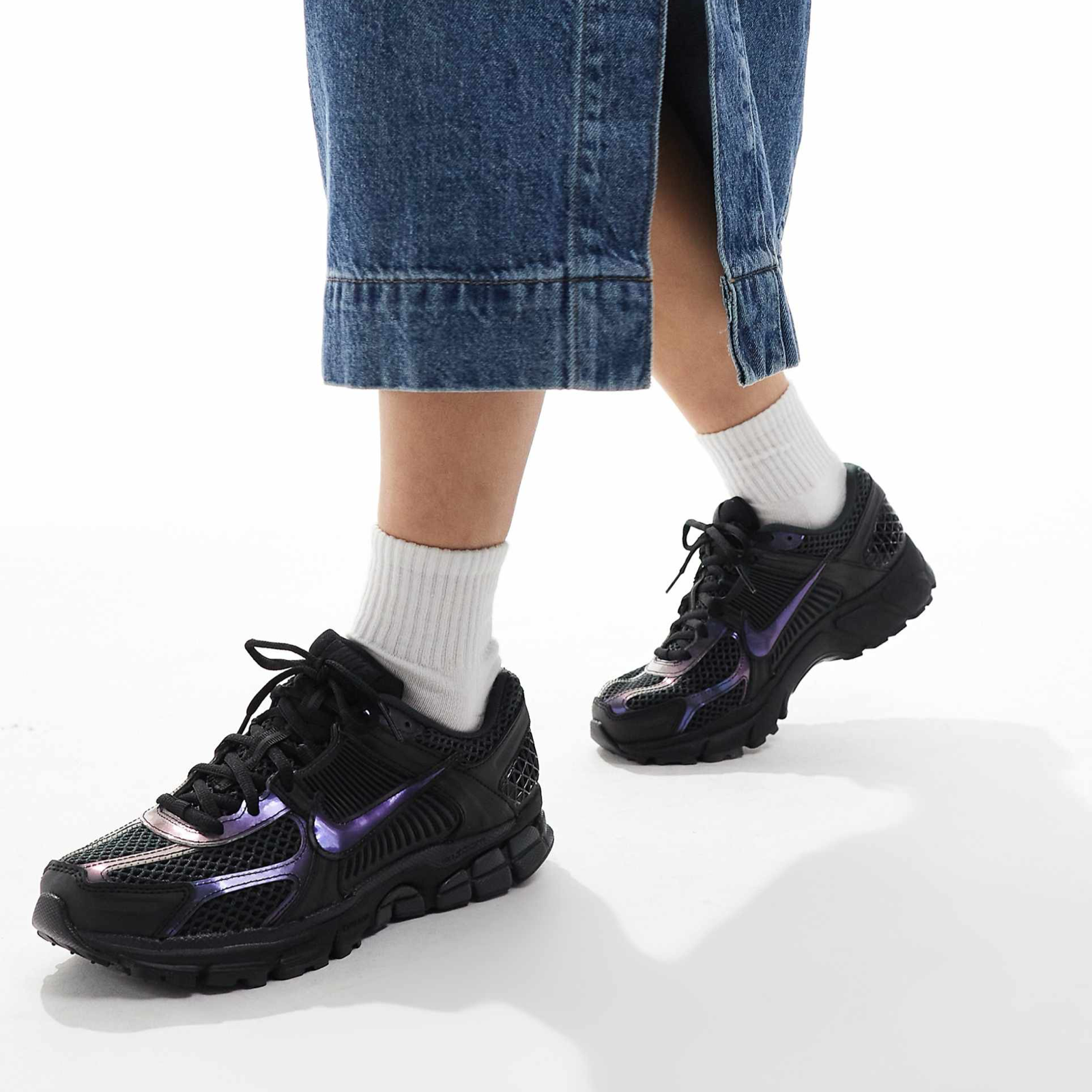 Дамски маратонки Nike Zoom Vomero 5 Women Sneaker IB4397-001 Model View