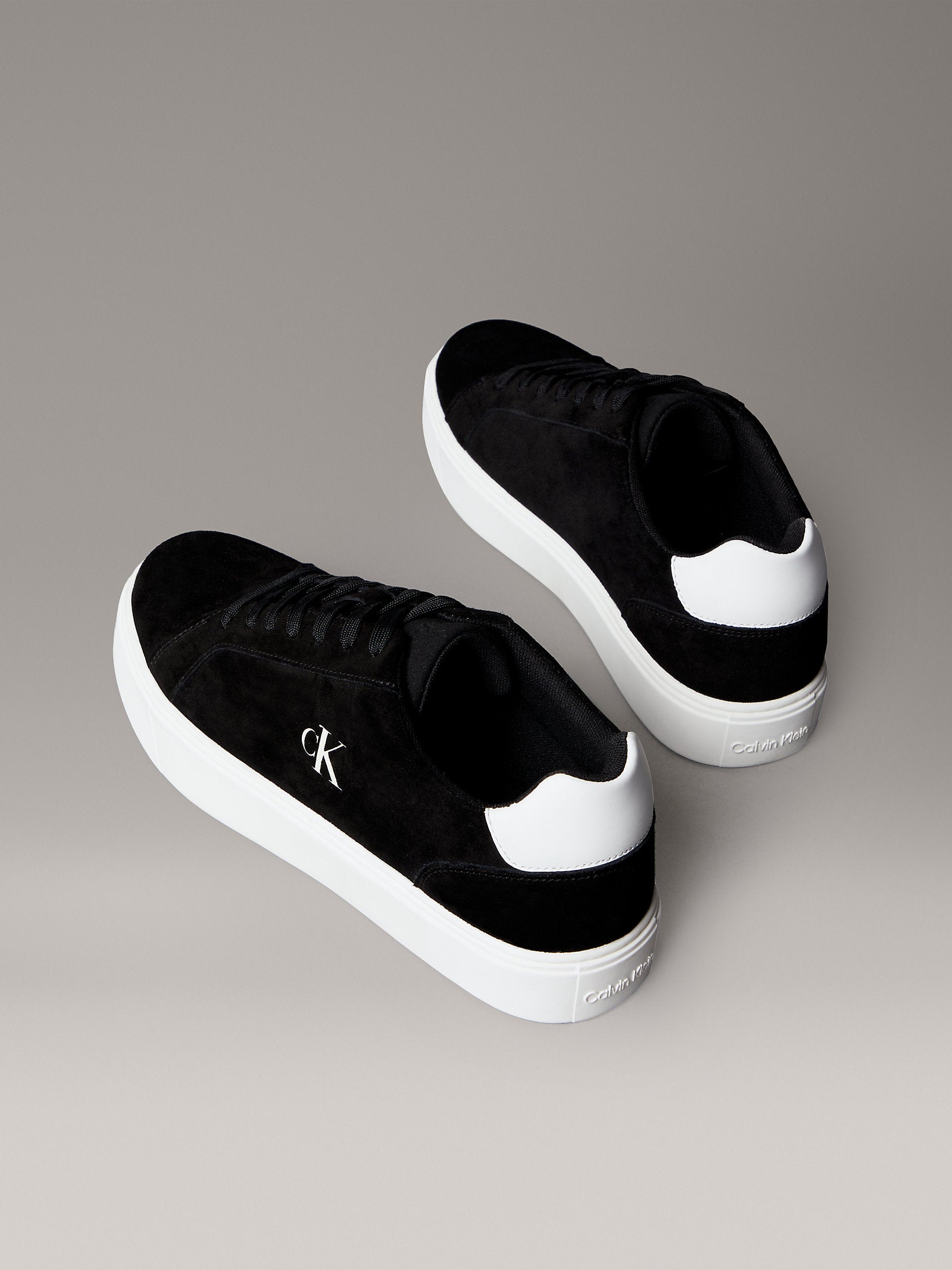 Мъжки кецове Men’s sneakers Calvin Klein
YM0YM01434BEH Black heels view