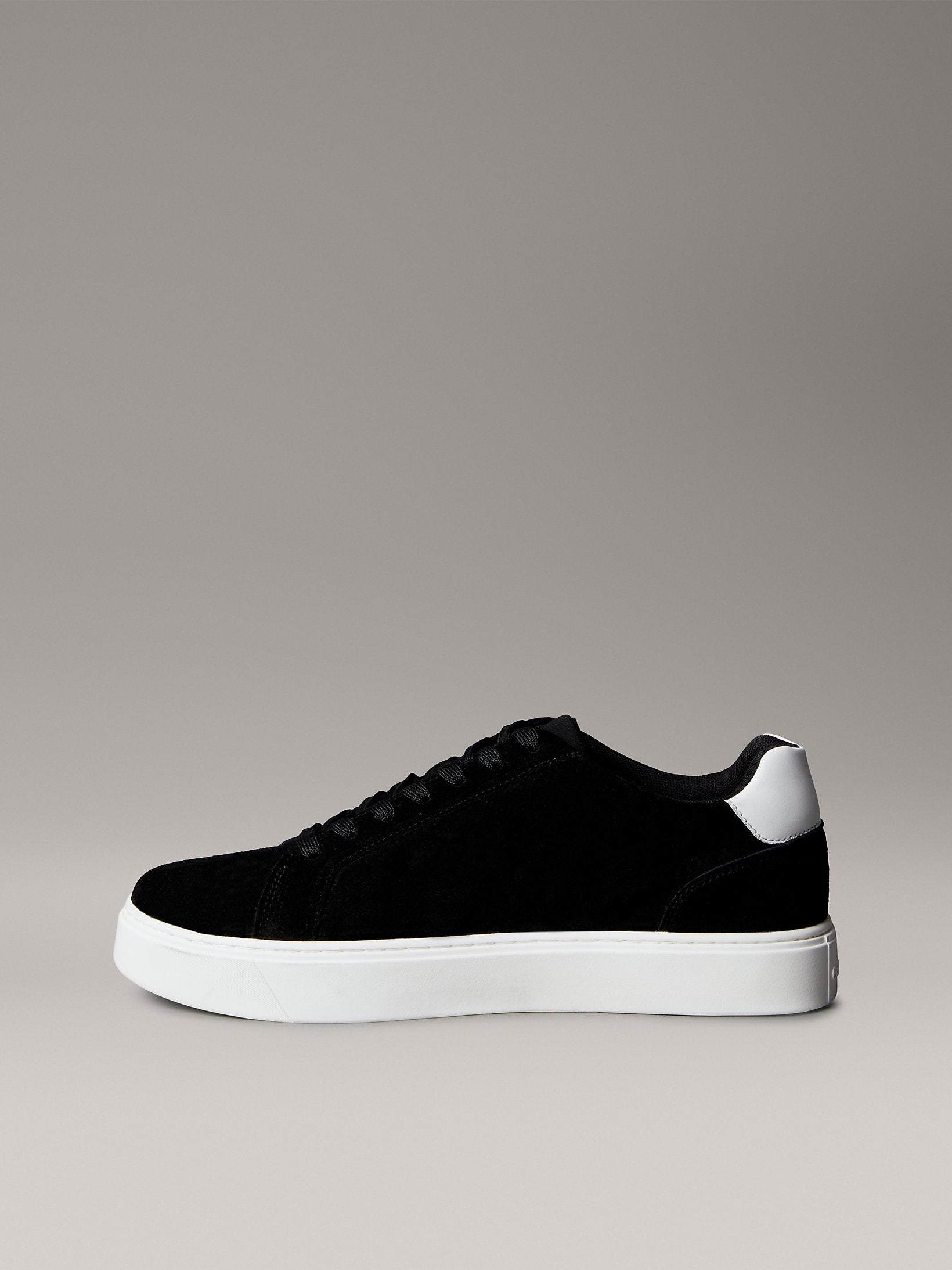 Мъжки кецове Men’s sneakers Calvin Klein
YM0YM01434BEH Black medial view