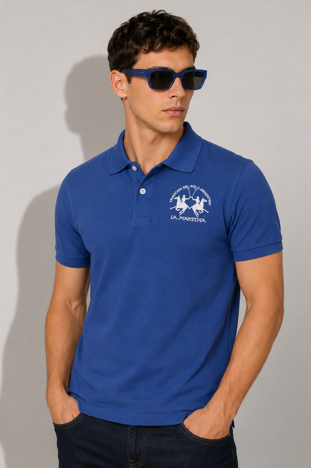Мъжка поло тениска Men’s polo shirt La Martina
XMP037 PK031 07107 Blue lifestyle view