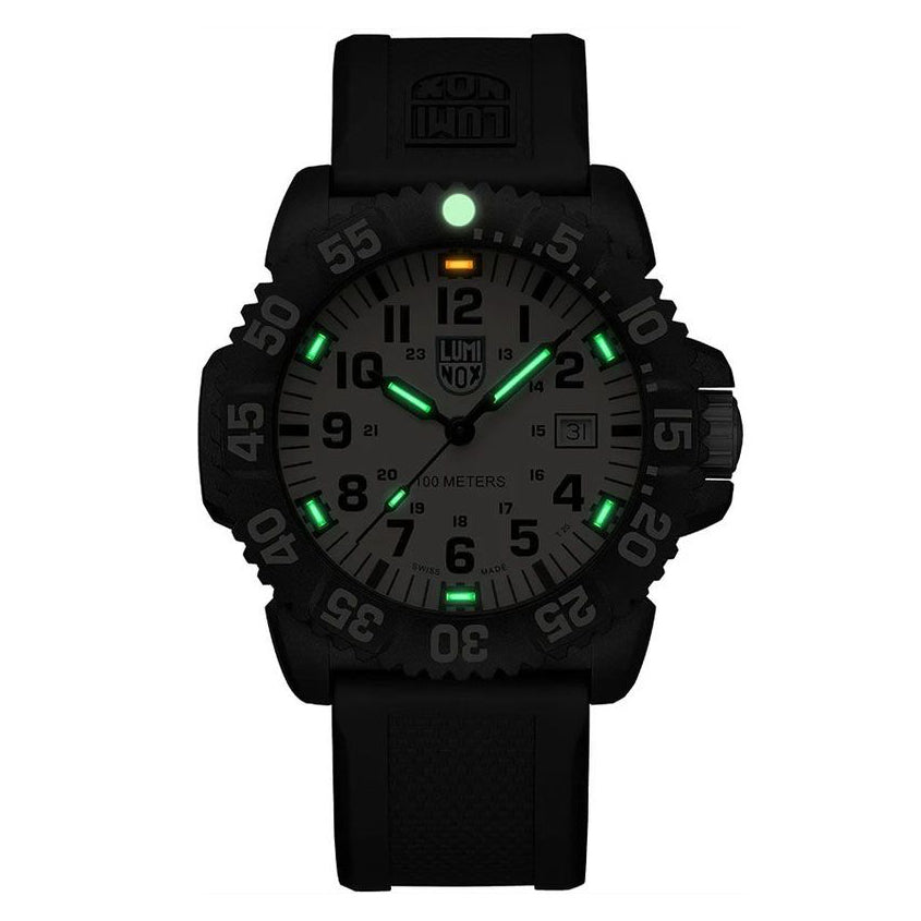 Мъжки часовник Men’s watch Luminox Sea Lion
X22055SAND Black night view