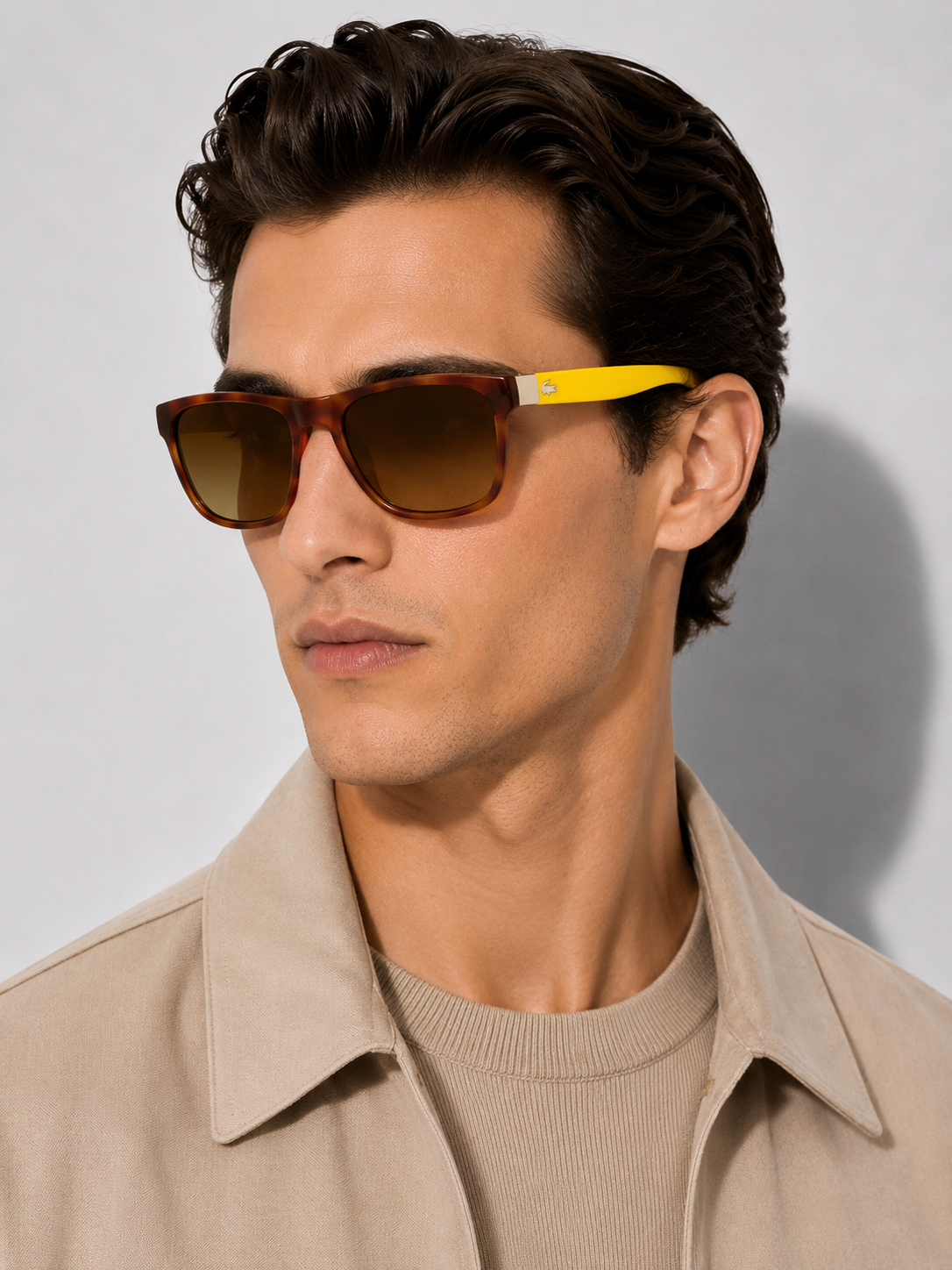 Слънчеви очила Unisex sunglasses LACOSTE
L664S 218 Brown Havana / Yellow lifestyle view 1