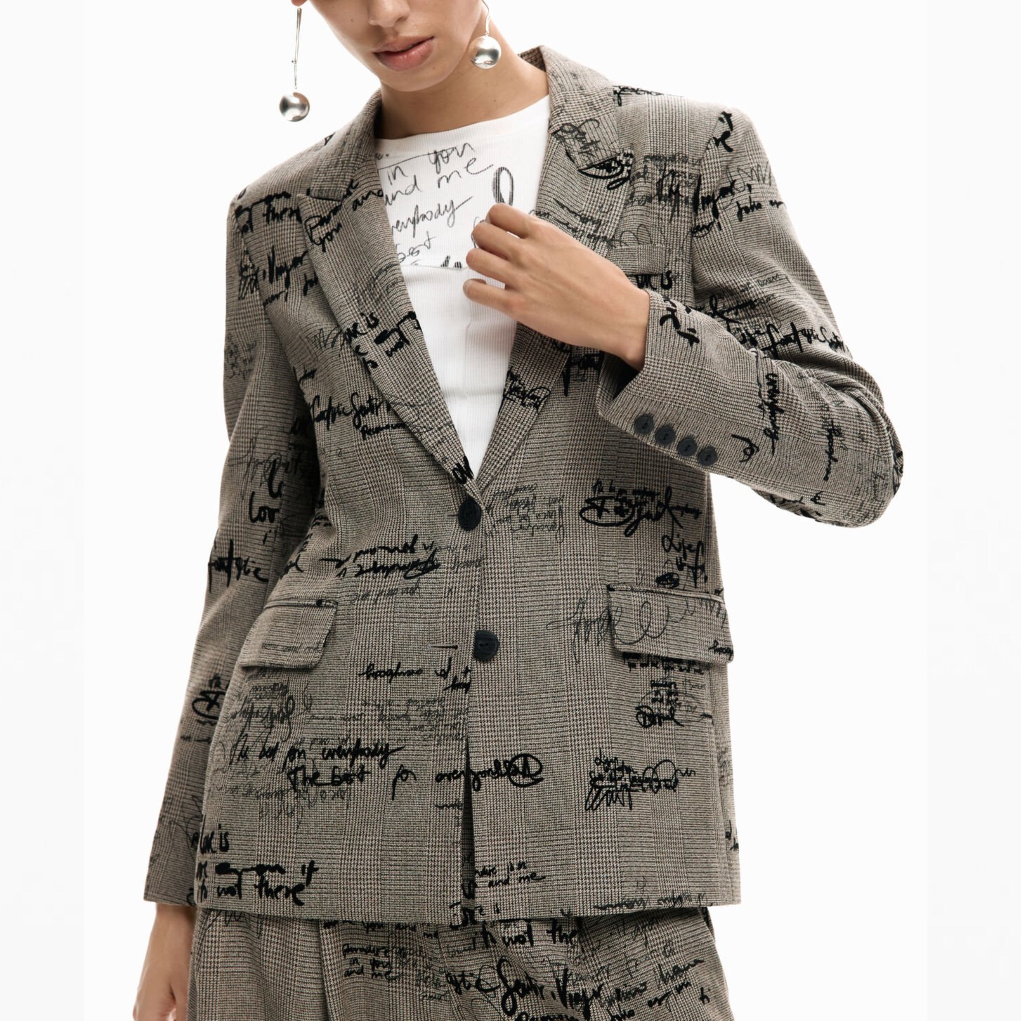 Дамско сако Women’s blazer Desigual
26SWEW032007