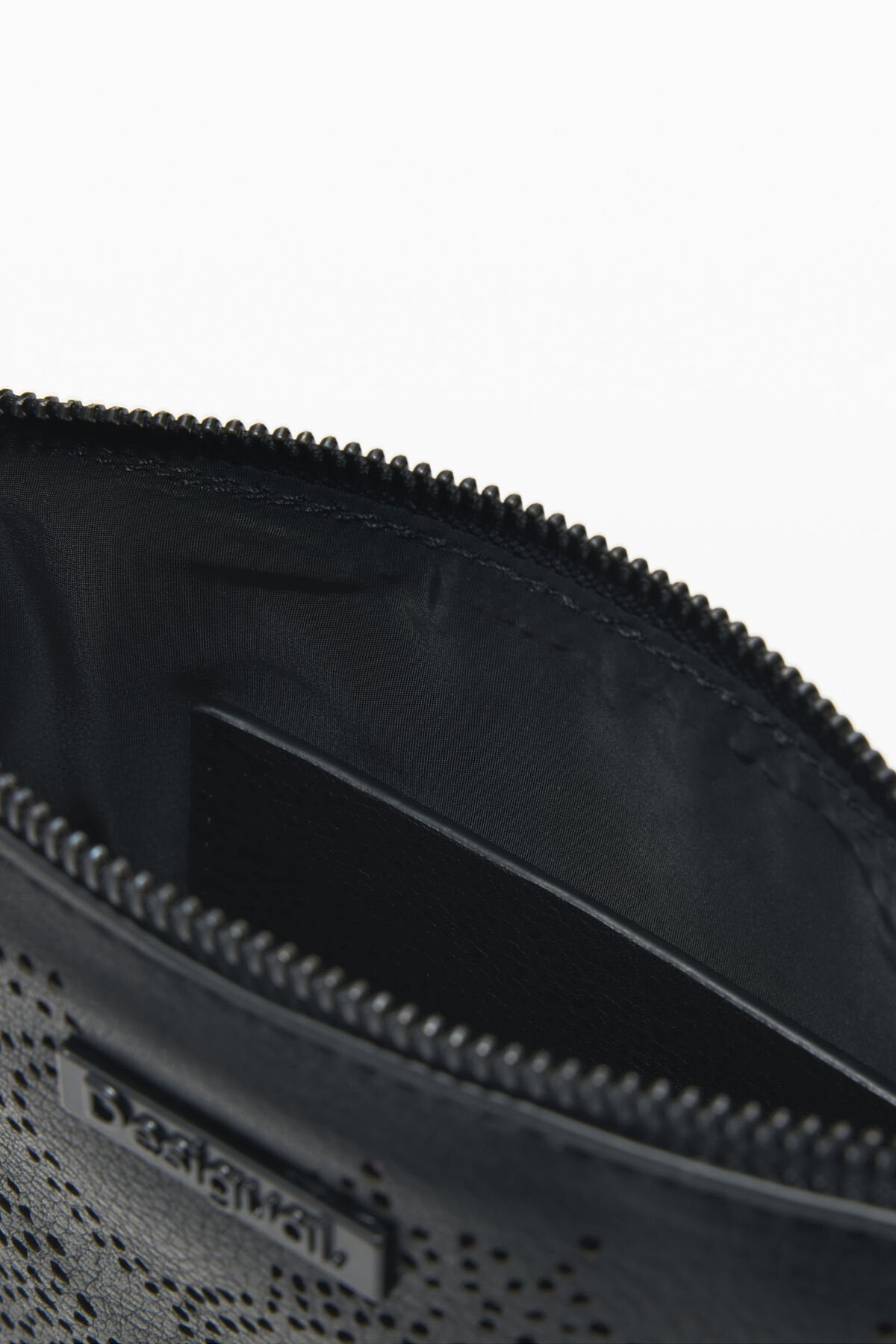 Дамска чанта Women’s crossbody bag Desigual
26SAYP062000U Black inside view
