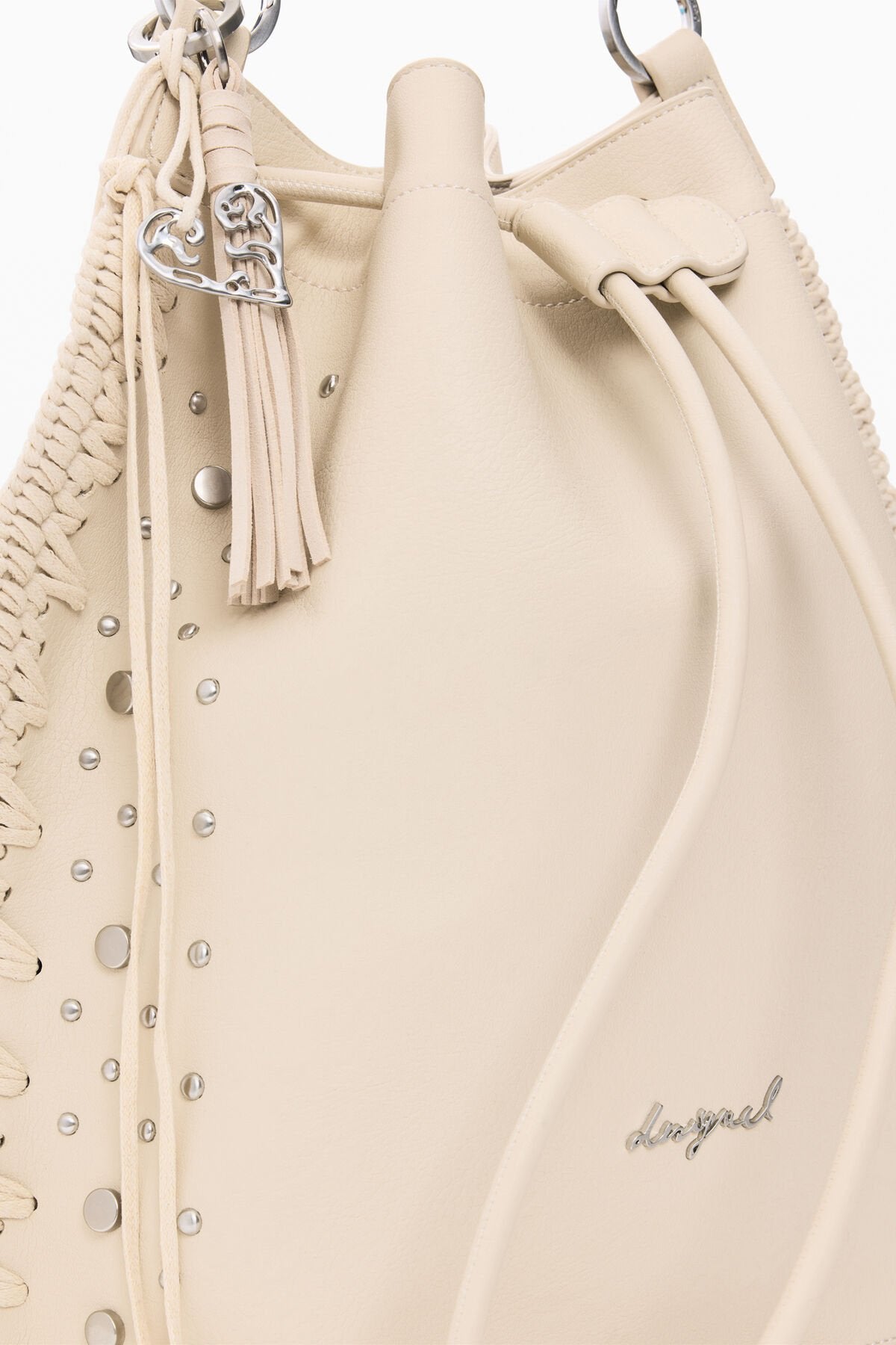 Дамска раница Women’s rucksack Desigual
26SAKP33 1008 Off-White close up view