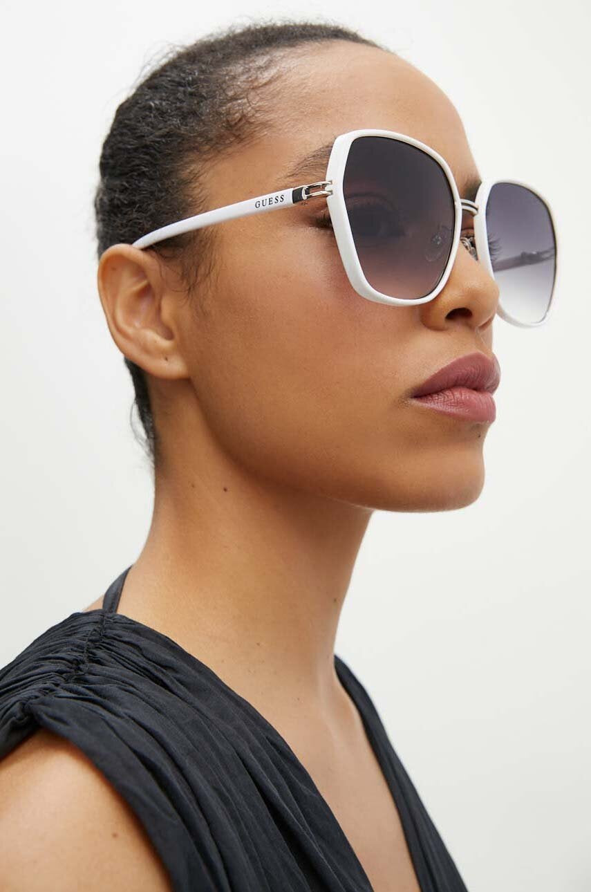 Дамски слънчеви очила Women’s sunglasses GUESS GF0407 21B White lifestyle view 3