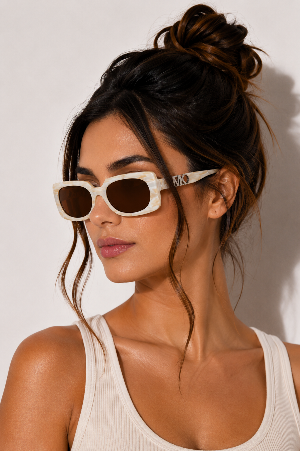 Дамски слънчеви очила Women’s sunglasses MICHAEL KORS MK2215 400173 lifestyle view