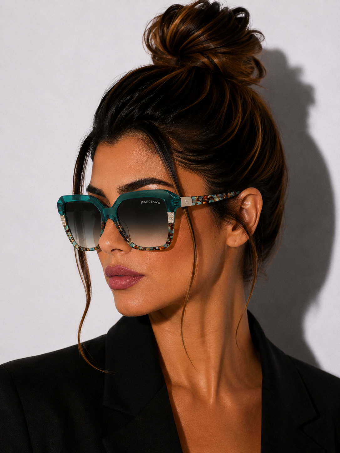 Дамски слънчеви очила Women’s sunglasses Marciano by Guess GM00009 87W Turquoise lifestyle view