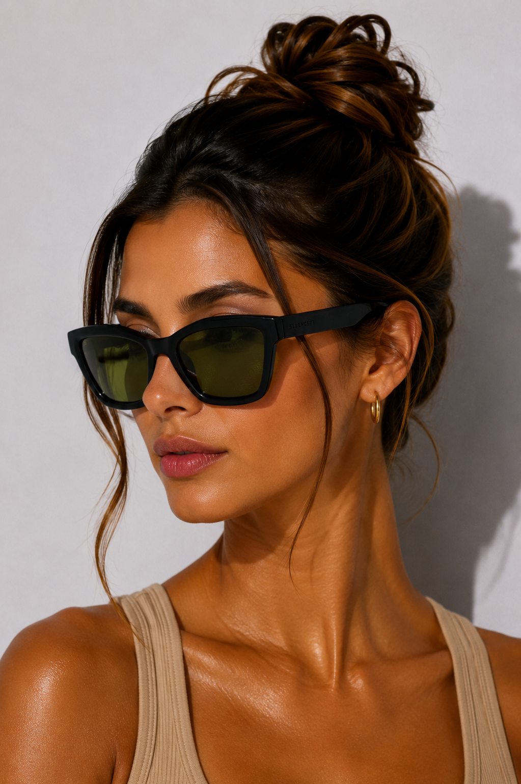 Дамски слънчеви очила Women’s sunglasses Serengeti SS537005 Rolla Black lifestyle view
