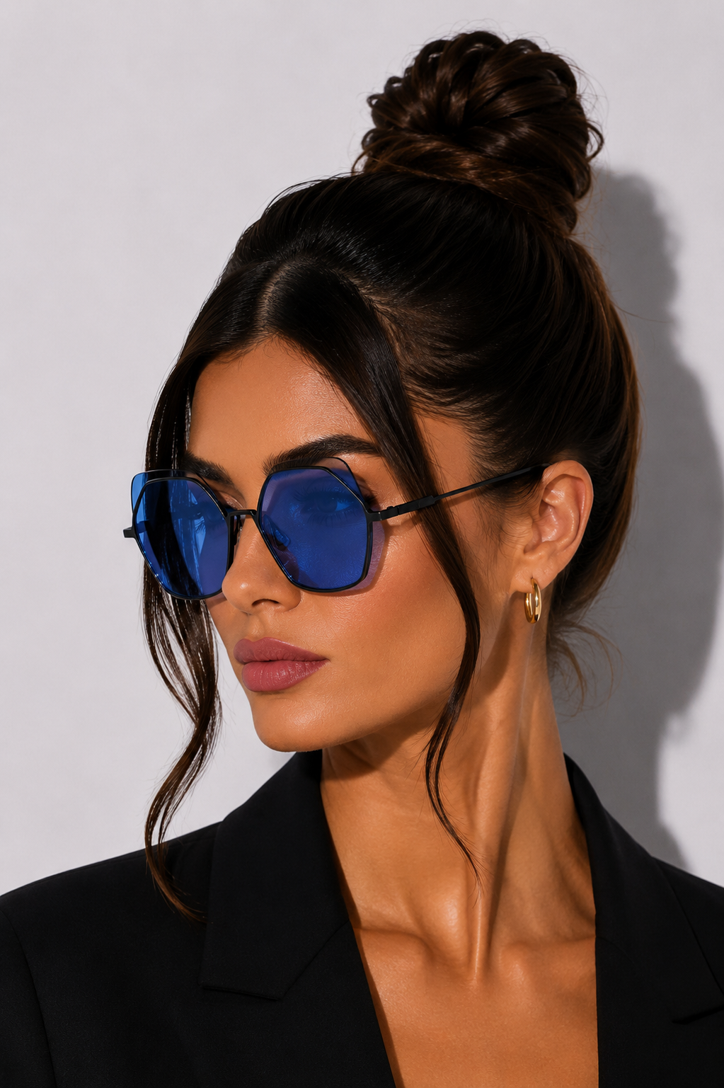 Дамски слънчеви очила Women’s sunglasses Yohji Yamamoto YY7031 902 lifestyle view