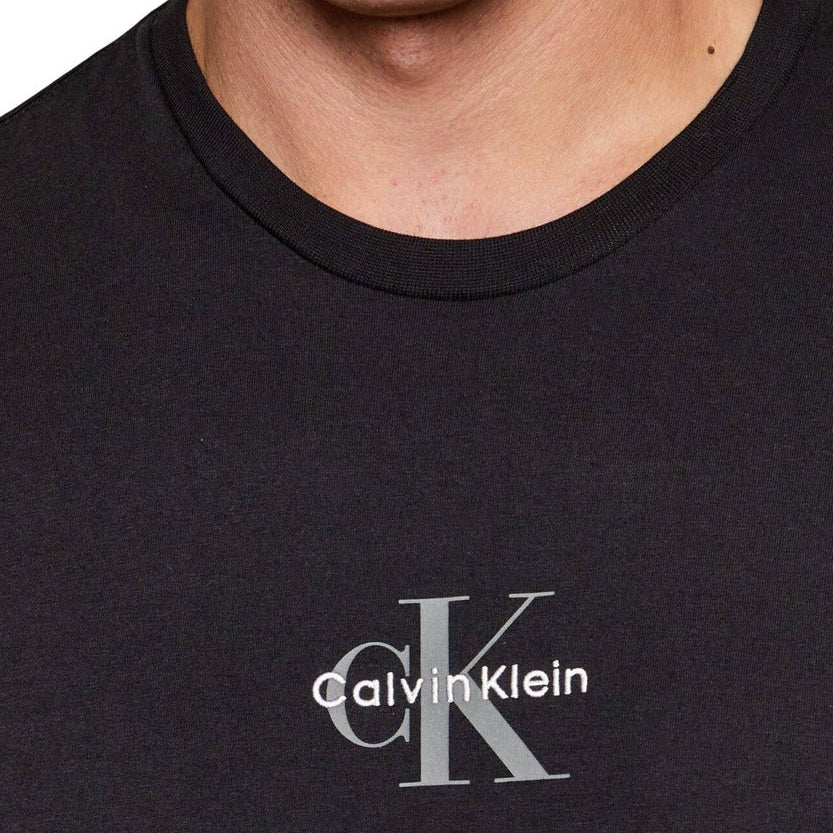 Мъжка черна тениска Calvin Klein Jeans Men T-shirt LV04RB866G UB1 Close-Up