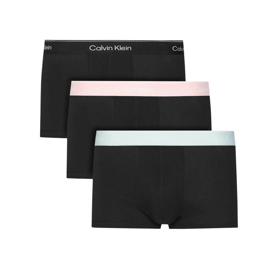 Мъжки боксерки Calvin Klein 3-pack boxers LV00NB4389 3ZG Front View