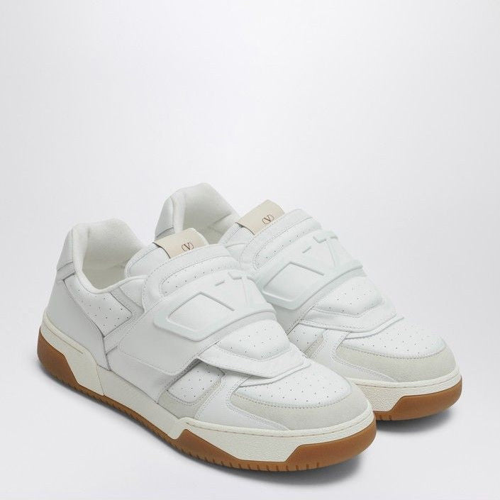 Мъжки кецове Men’s sneakers Valentino Garavani Joie De Jouer 7Y2S0L36YEJ 0BO White angled view