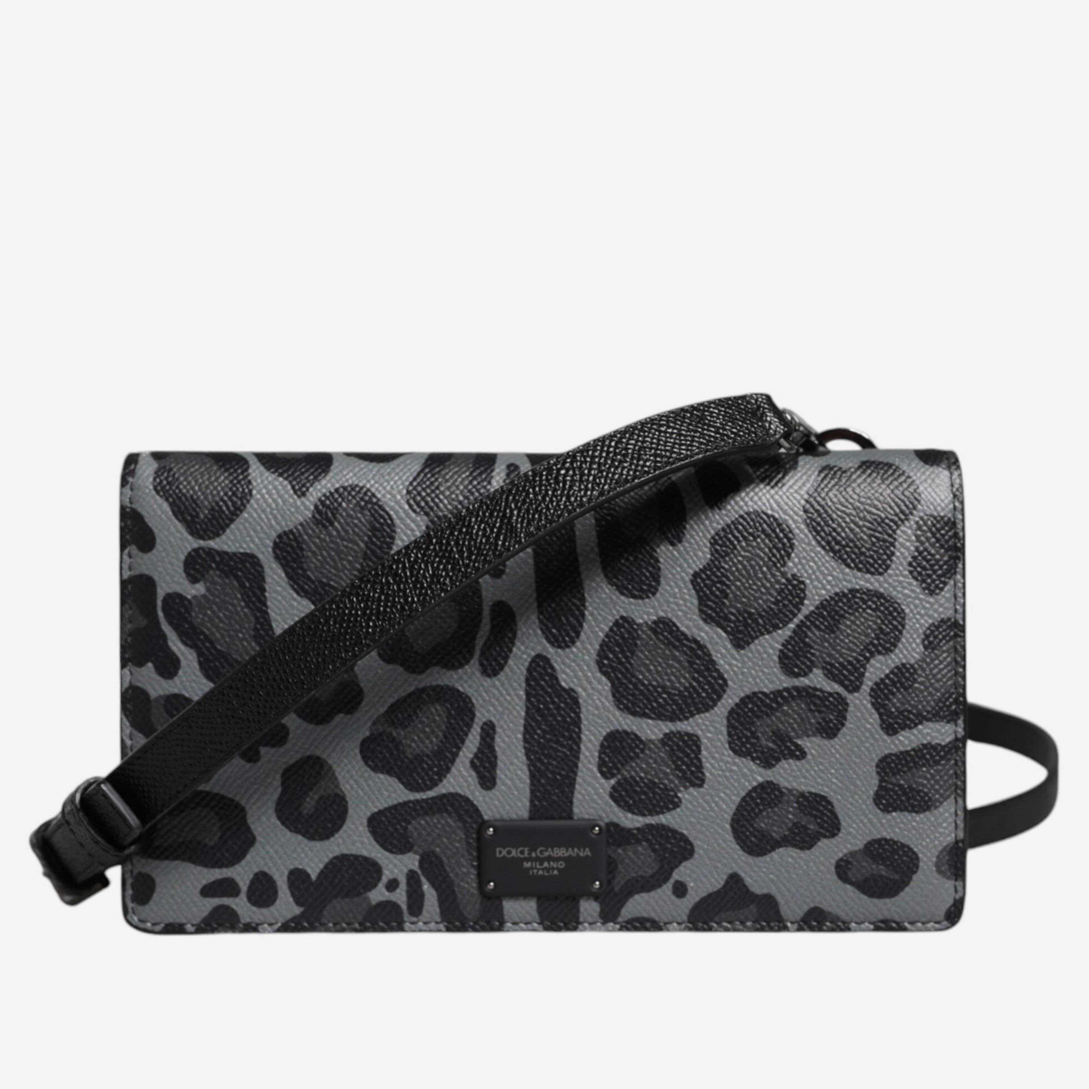 Дамска леопардова кросбоди чанта с място за карти от естествена кожа Dolce & Gabbana Women’s Black Gray Leopard Leather Bifold Card Slot Crossbody Bag
