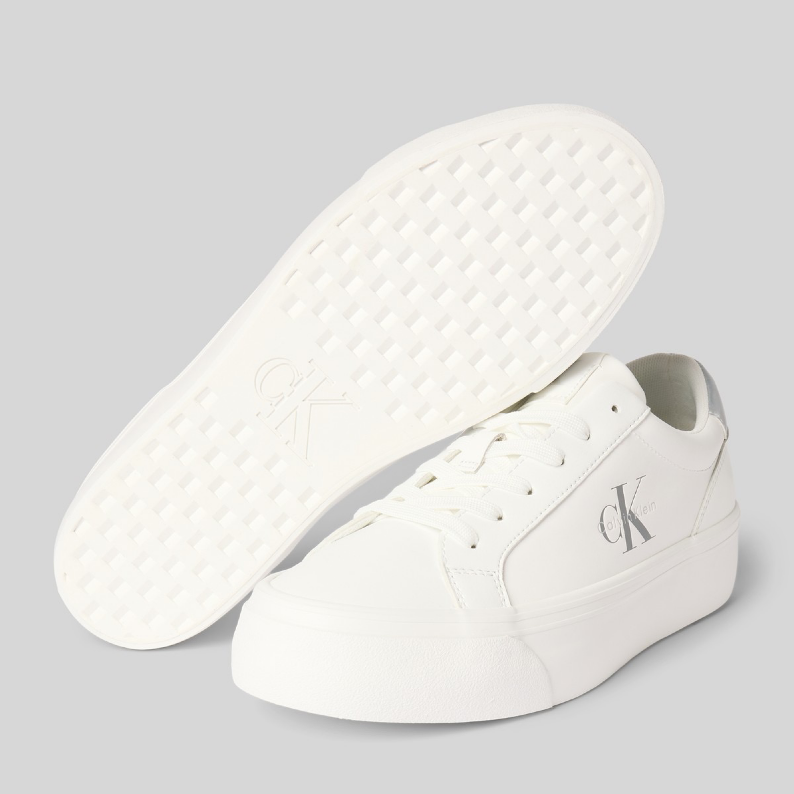 Дамски бели кецове Calvin Klein Jeans 
YW0YW01877 Insole View