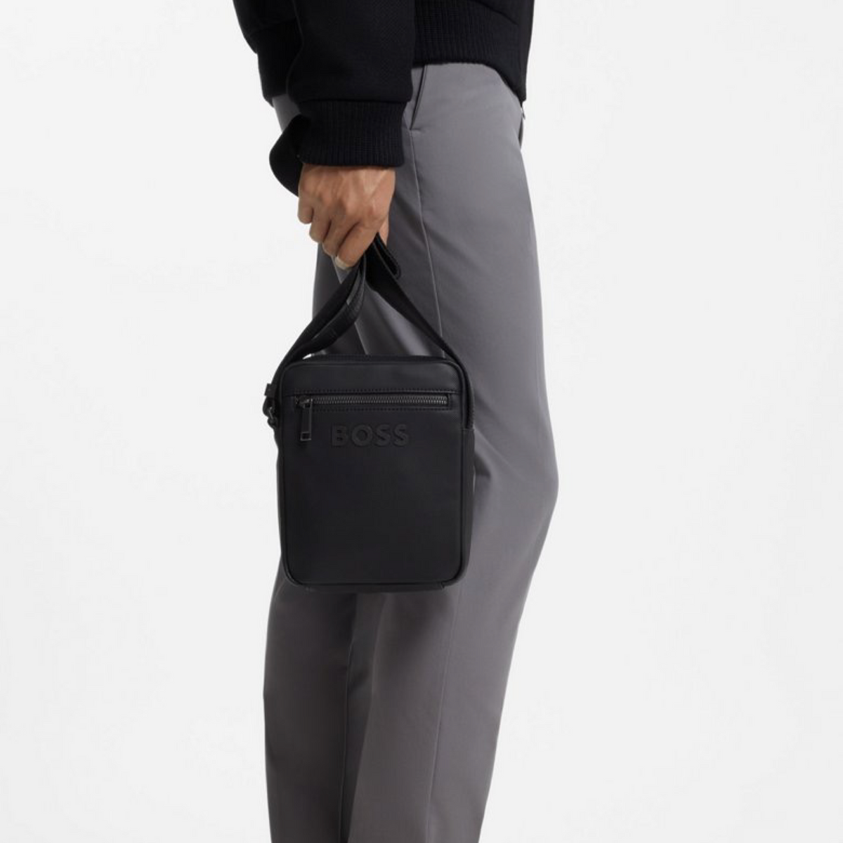 Мъжка чанта Boss Men Crossbody Bag 50573154 001 Hand View