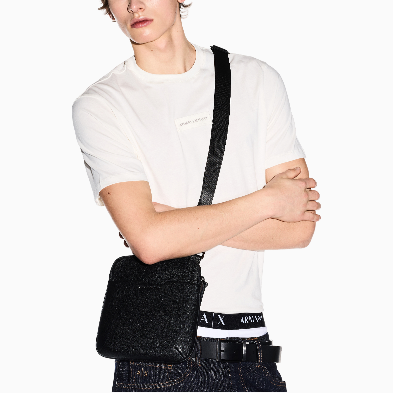 Мъжка чанта Armani Exchange Men Crossbody Bag XM002586 AF22651﻿ UC001 Model View