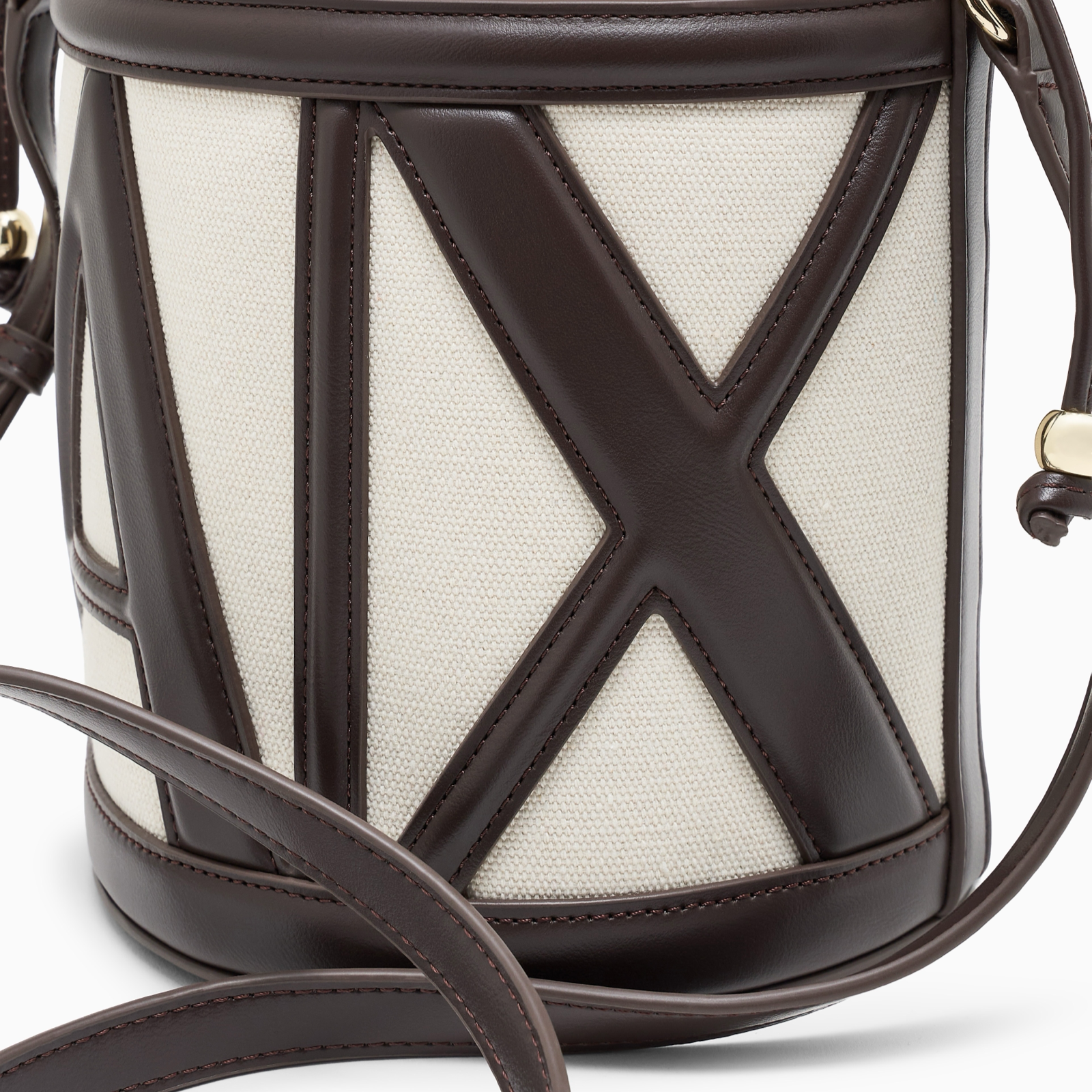 Дамска чанта Armani Exchange Bucket Bag XW002183 AF22635 M6262 Close-Up