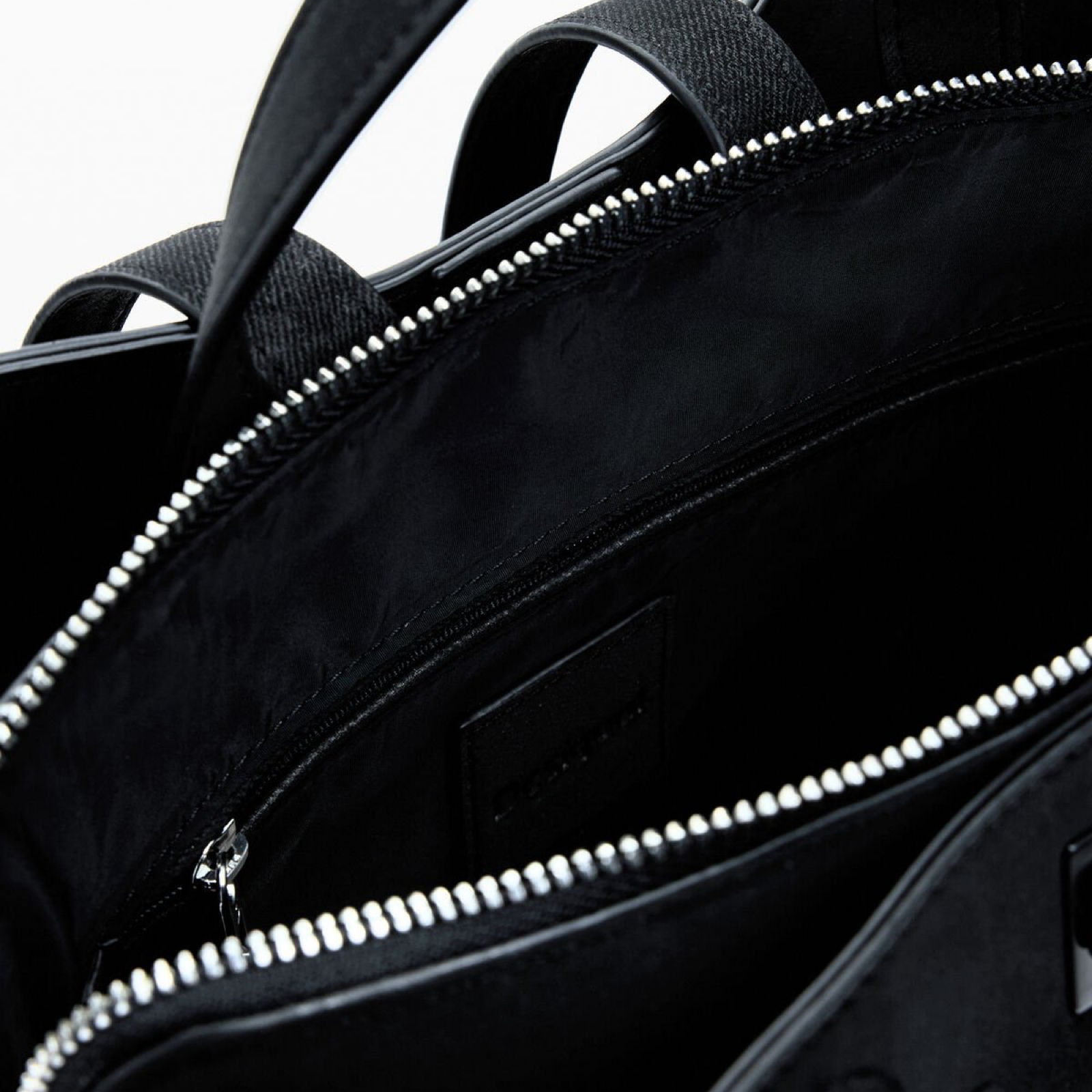 Дамска раница Women’s rucksack Desigual 25WAKP06 2000 Black inside view