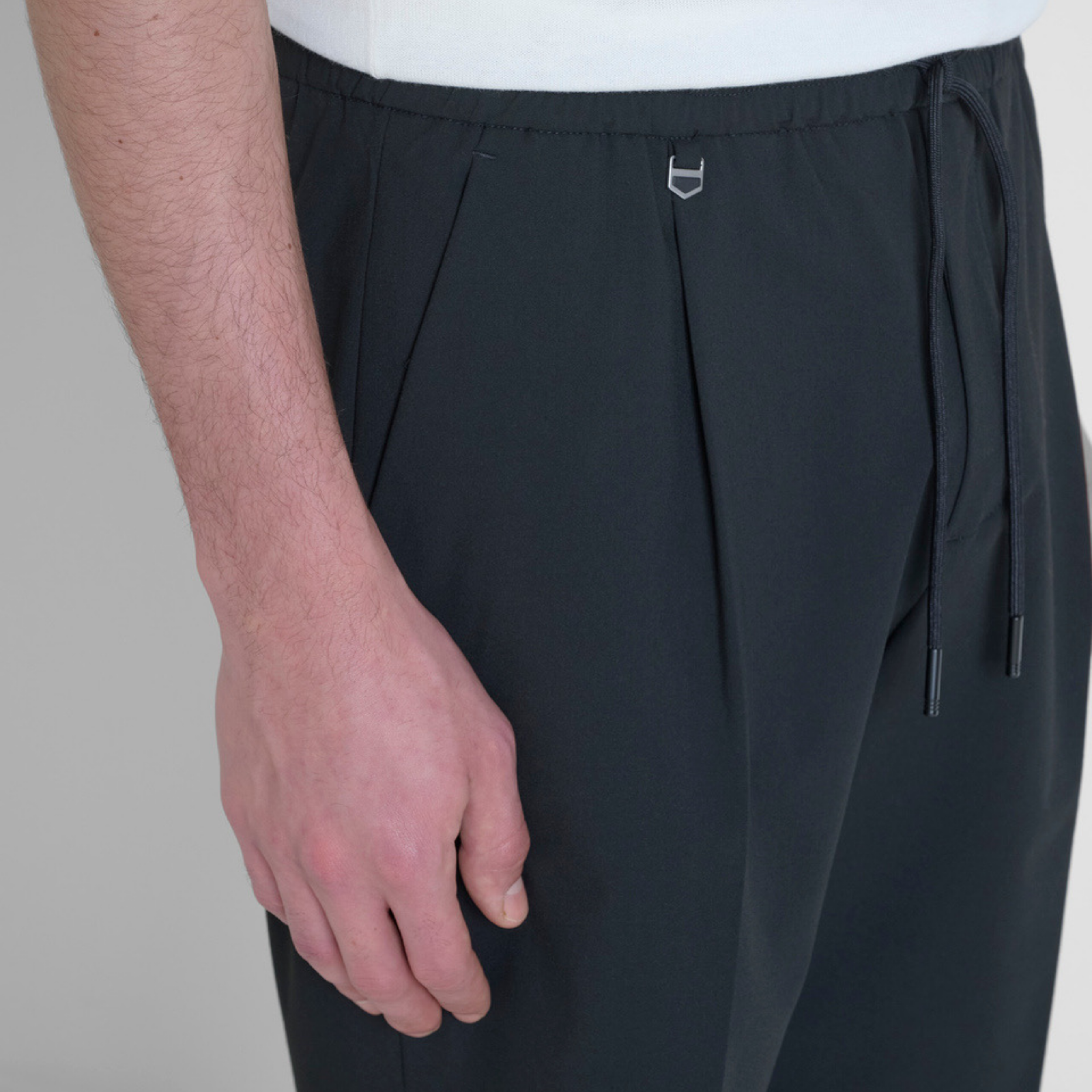 Мъжки черни къси панталони Antony Morato MMSH00211-FA600288