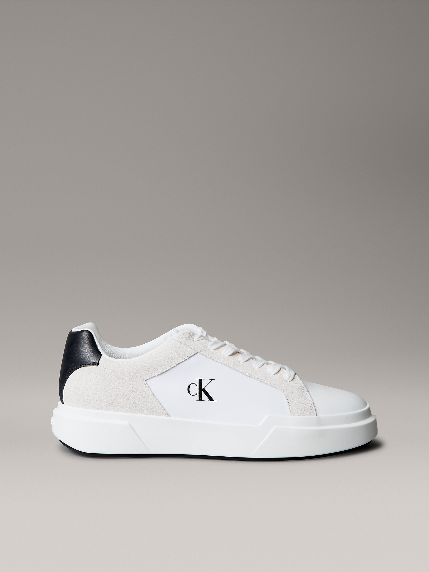 Мъжки кецове Men’s sneakers Calvin Klein
YM0YM01348 01W White lateral view