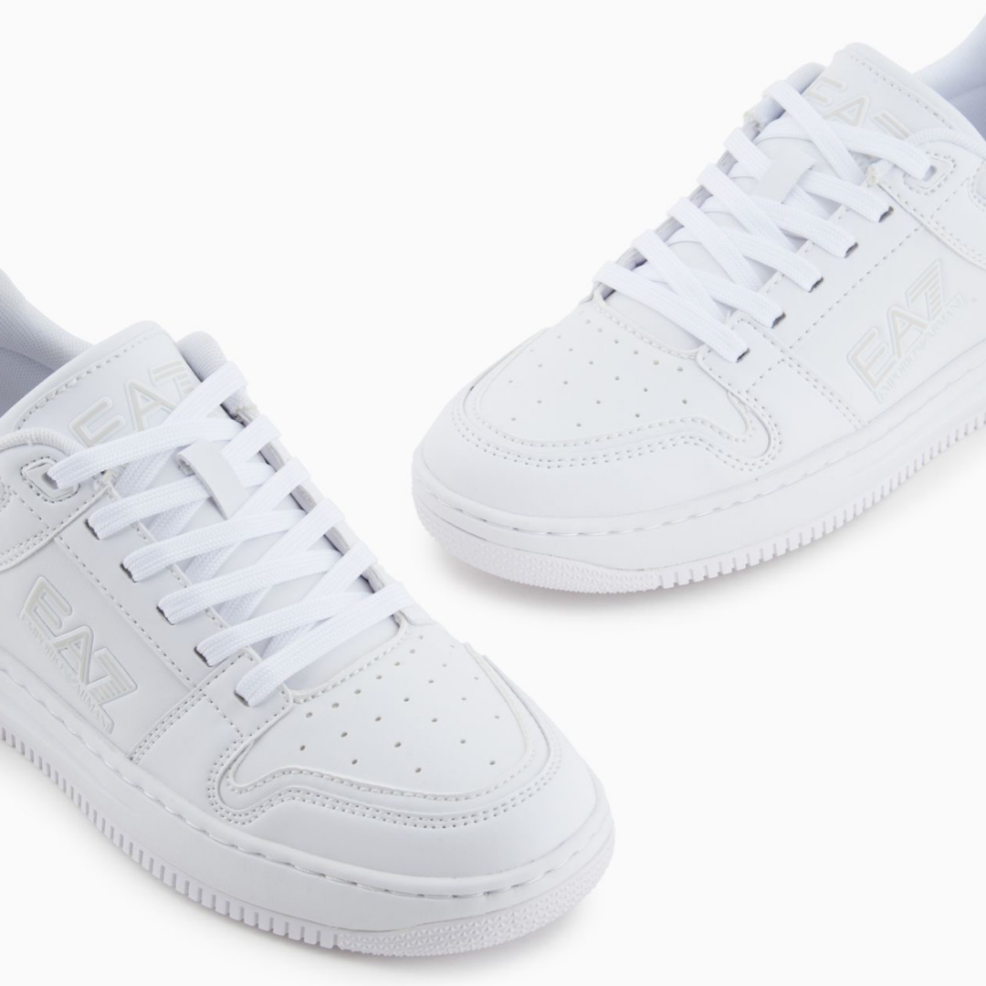 Мъжки кецове в бяло Men’s sneakers EA7 Emporio Armani X8X189 XK404 U260 White cropped view