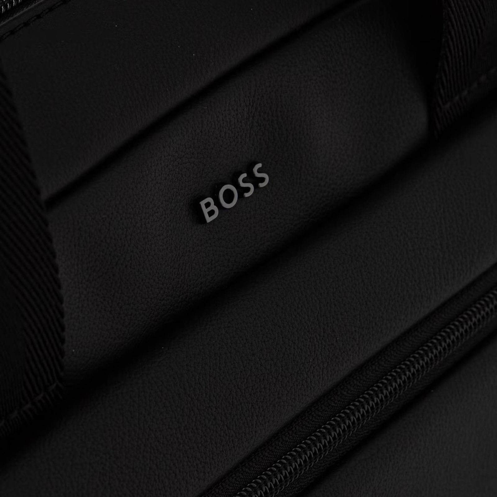 Мъжка чанта за лаптоп Boss Men Briefcase Laptop Bag 50567865 Close-Up