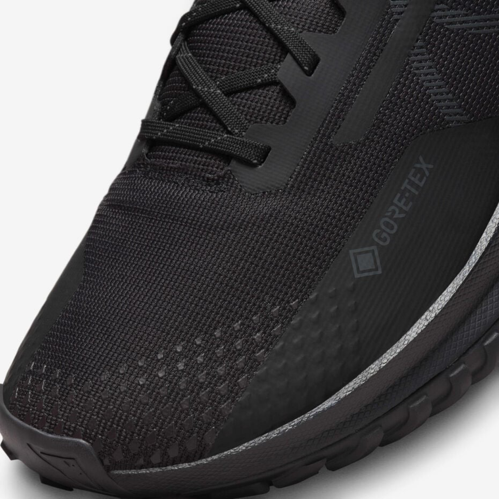 Мъжки маратонки Nike Pegasus Trail 4 GORE-TEX DJ7926-008 Men Sneakers Close-Up