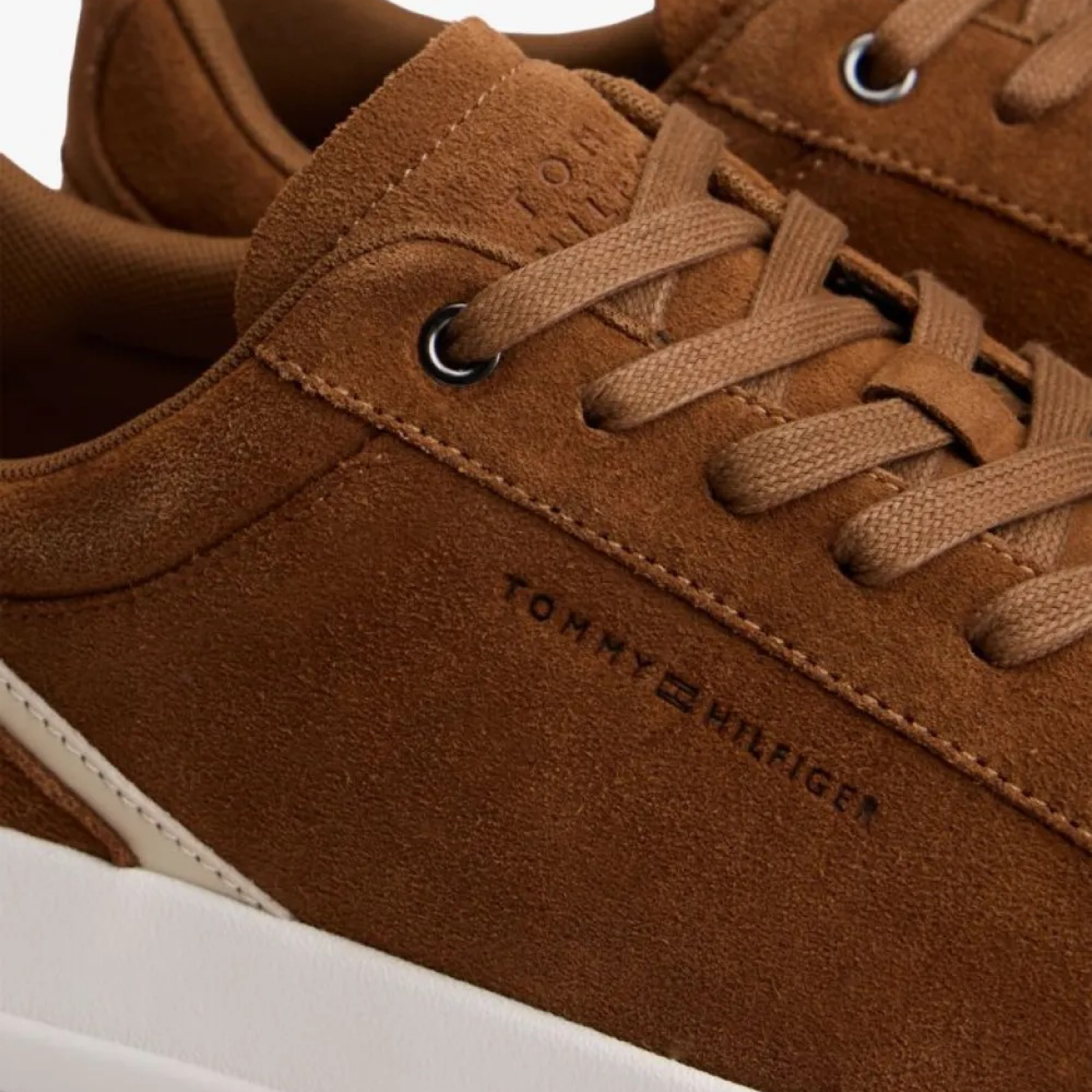 Мъжки кафяви кецове Tommy Hilfiger Men Sneakers FM0FM05880 GVQ Close-Up