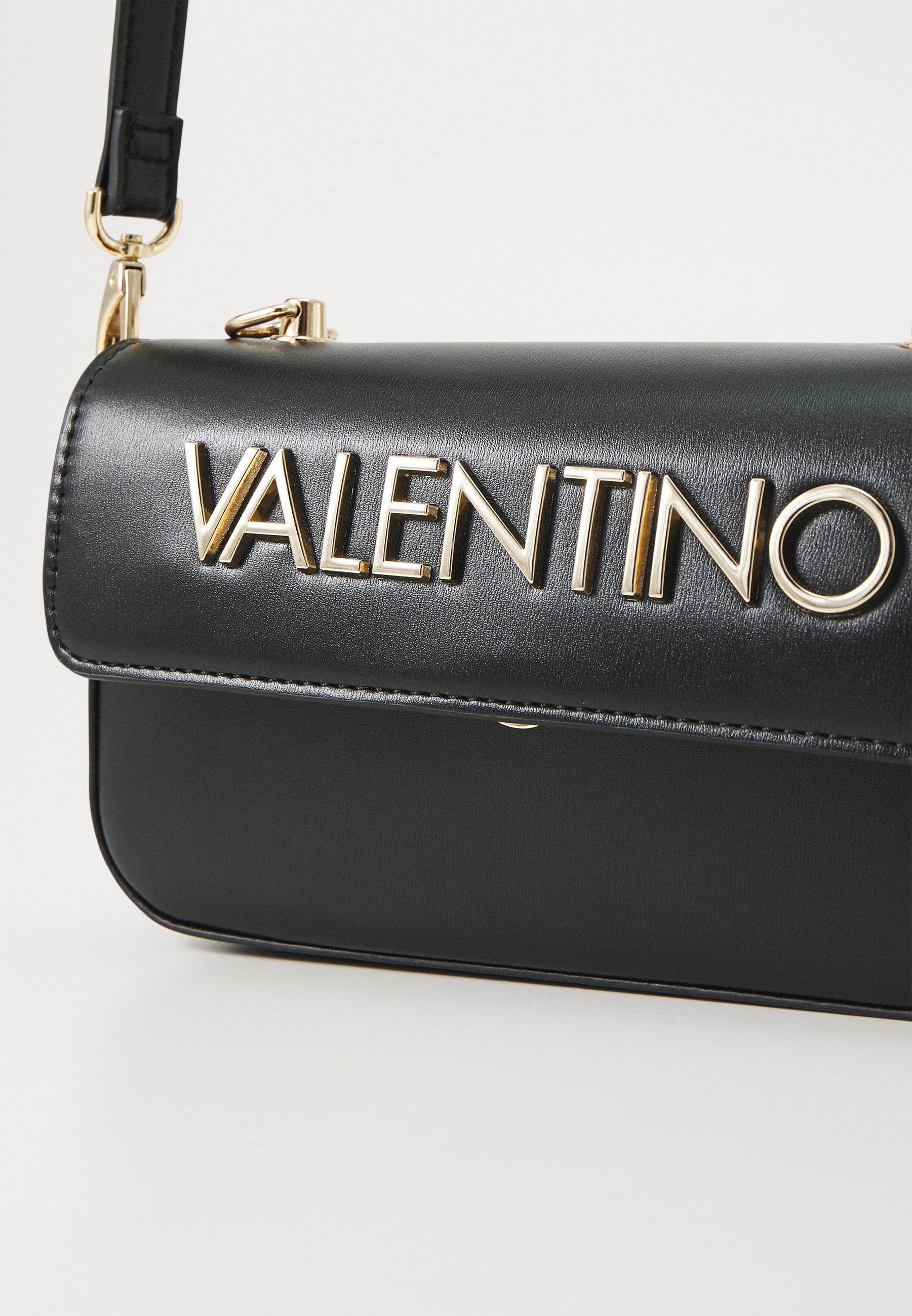 Valentino дамски чанти