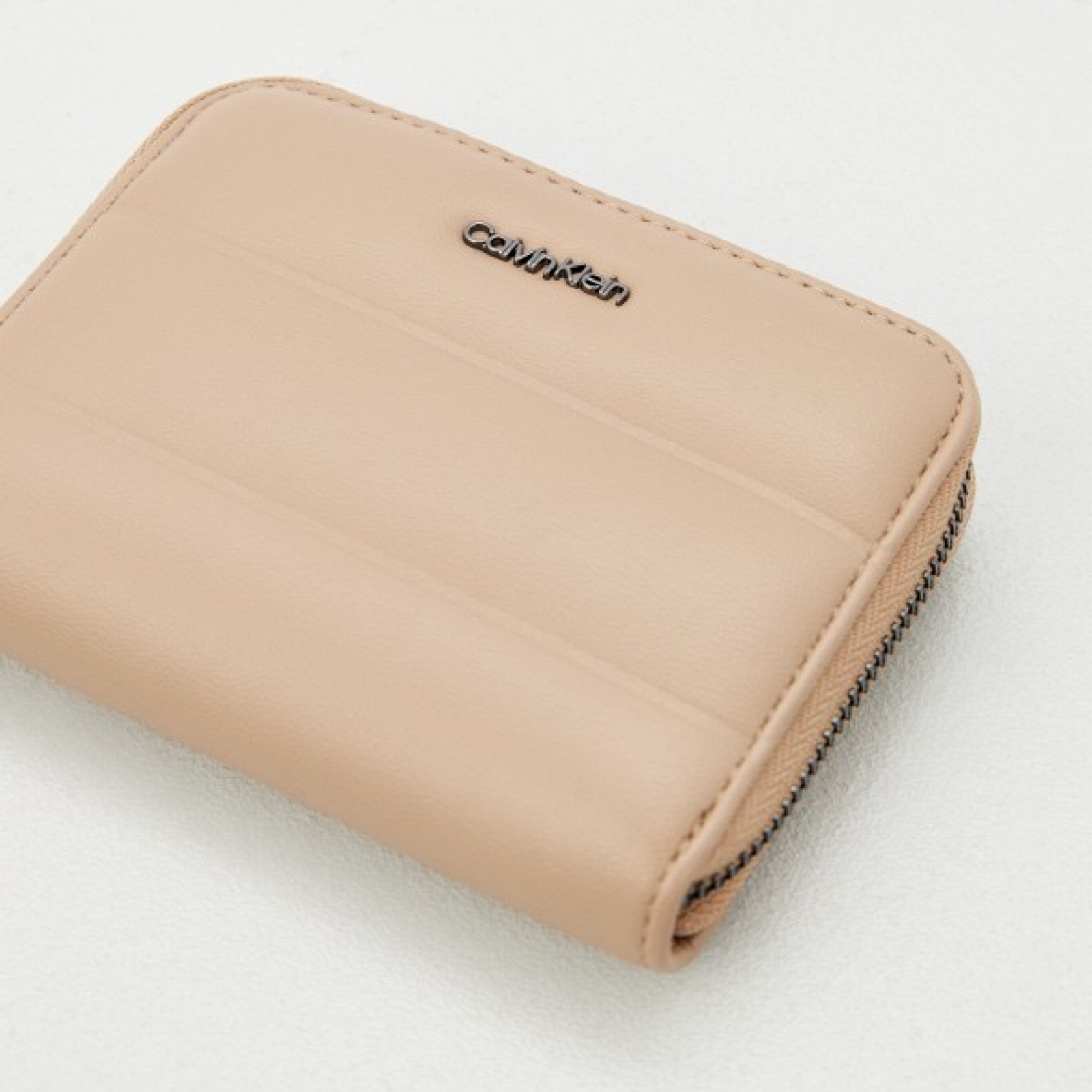 Дамско портмоне Calvin Klein Women Wallet K60K612201 PA6 Top View