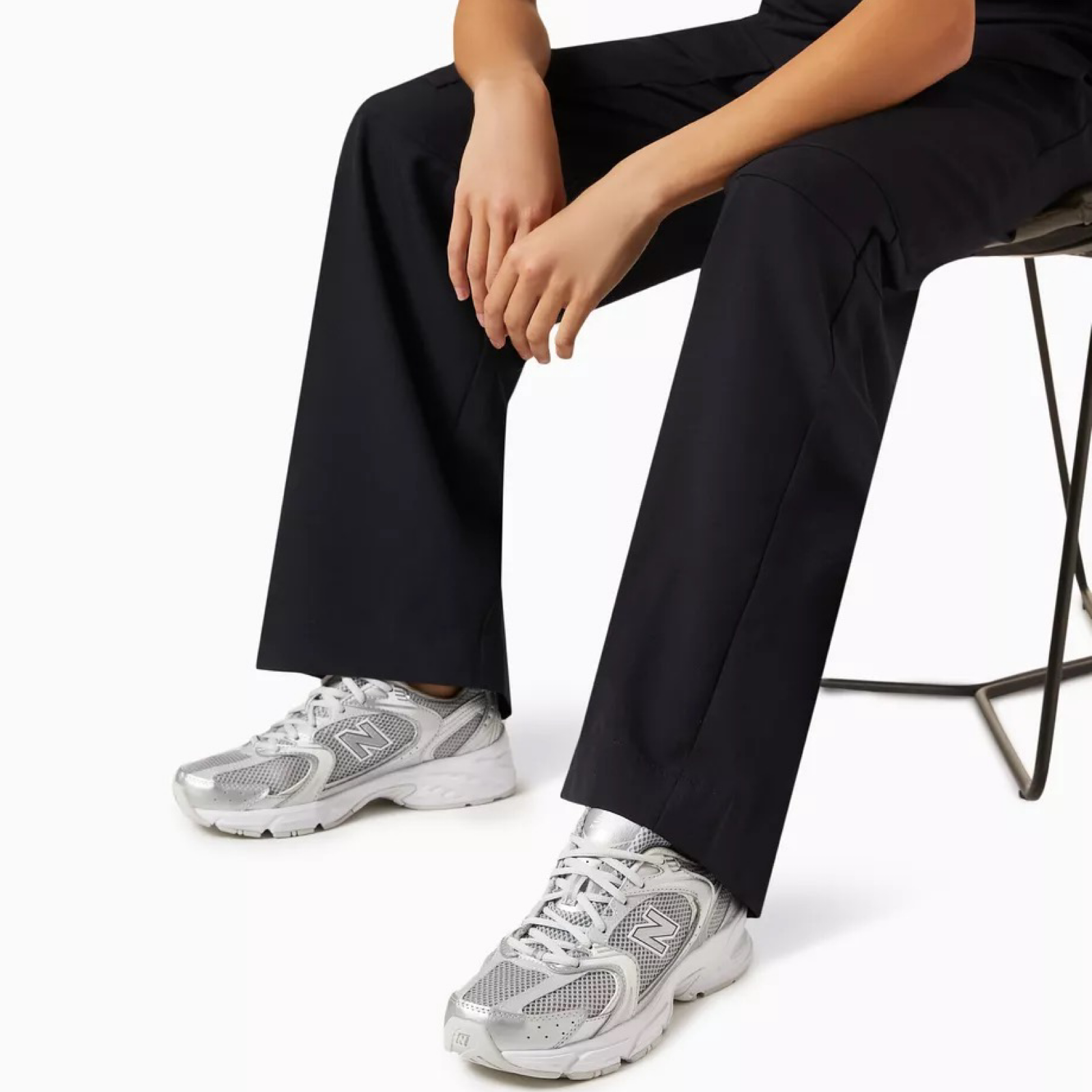 Дамски маратонки New Balance 530 Women Sneakers U5303IR Model View