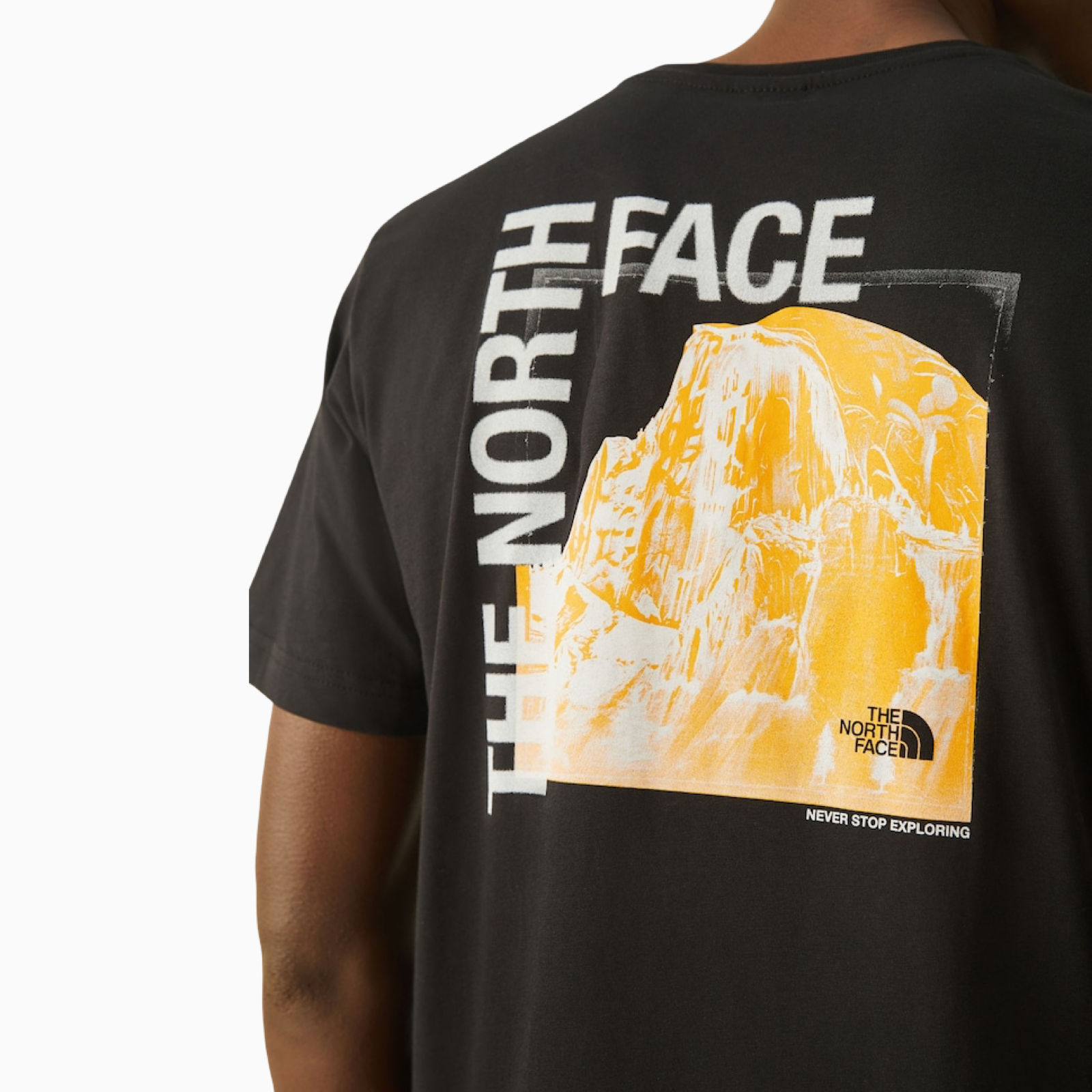 Мъжка черна тениска The North Face Men T-shirt NF0A8GV0 Close-Up