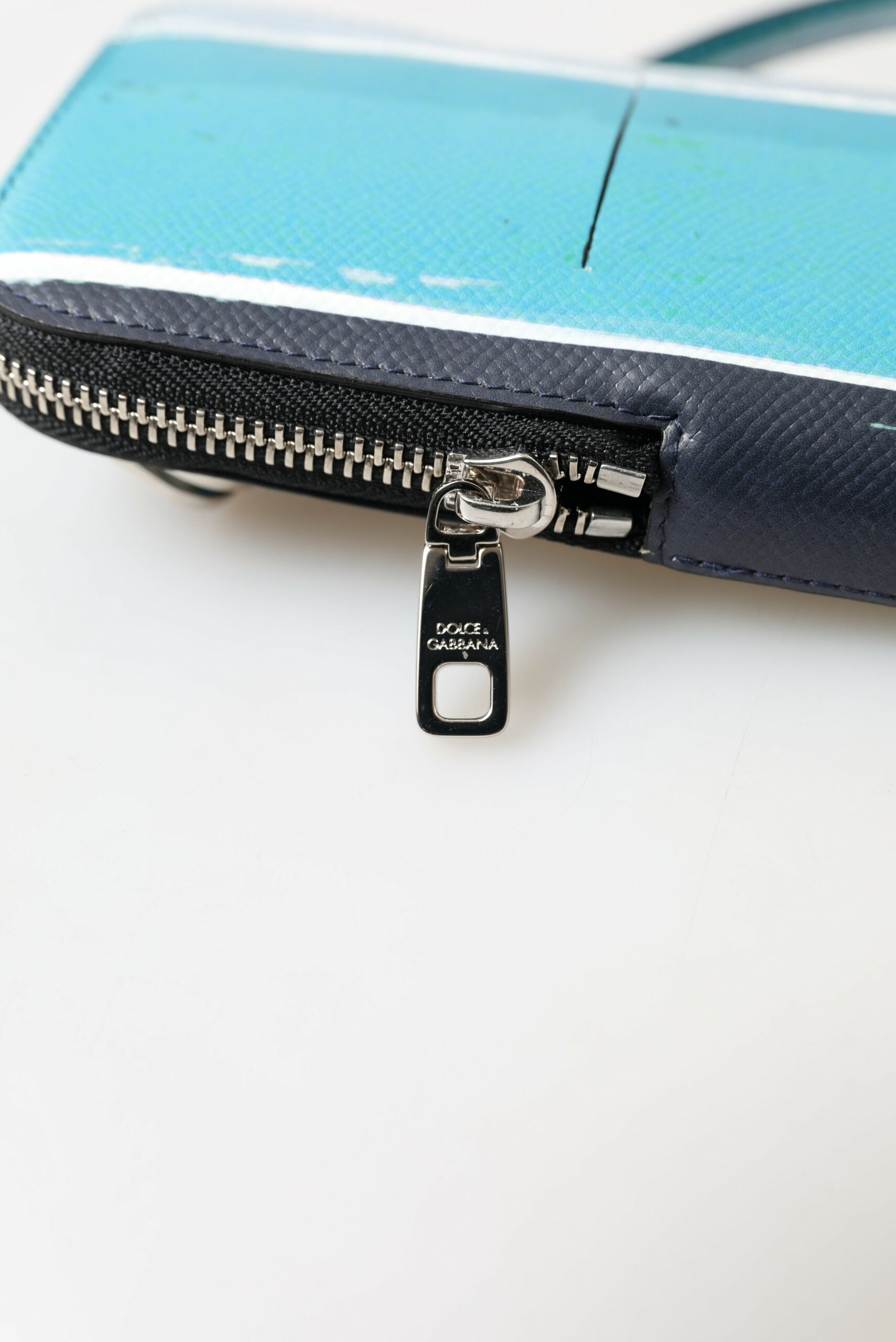 Елегантна кожена чанта за телефон през рамо Dolce &amp; Gabbana в синьо и бяло