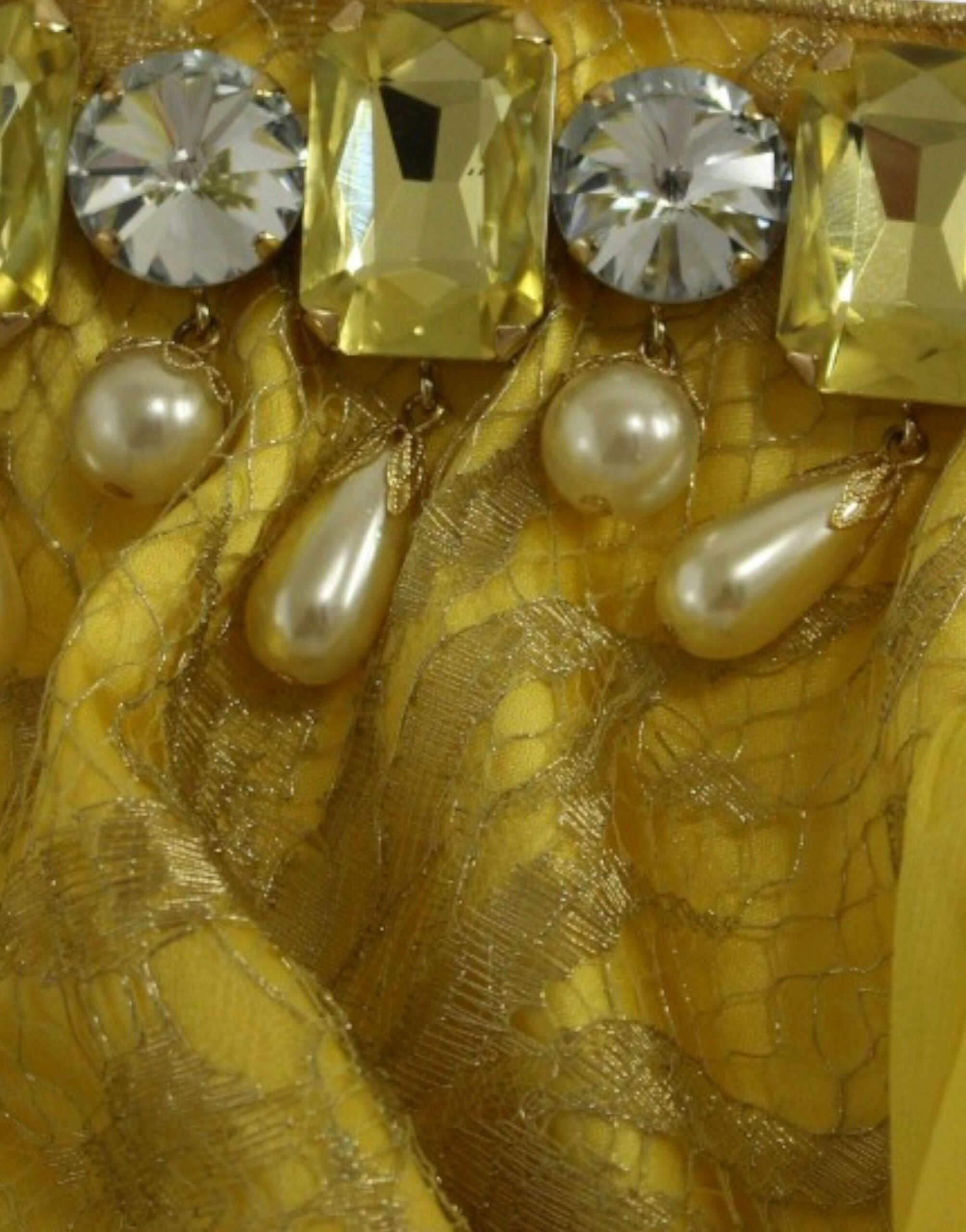 Dolce &amp; Gabbana Жълта дантелена мини рокля с украсени кристали