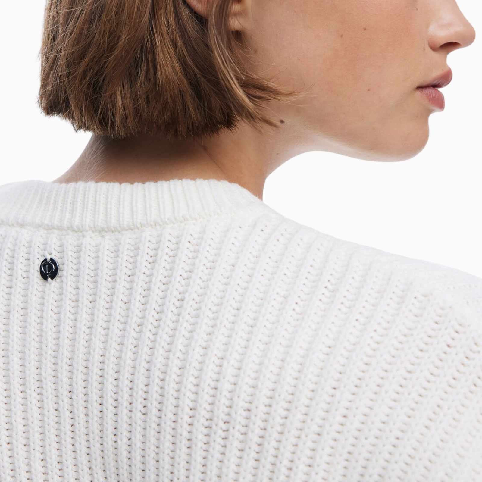 Дамски бял пуловер Desigual Sweater 25WWJF26 Close-Up