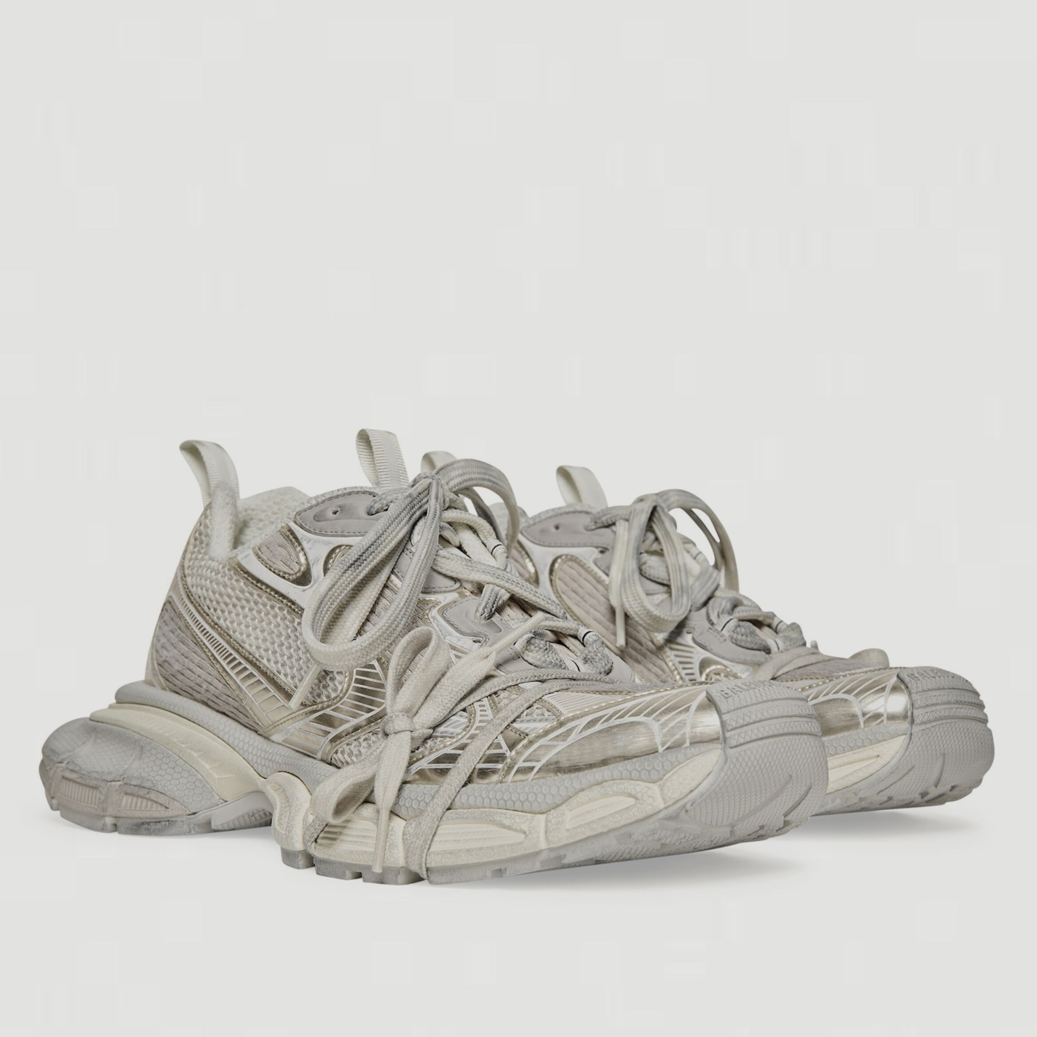 Дамски луксозни кецове Women’s sneakers Balenciaga 3XL 734731W3XL49191 in light beige lateral angled view