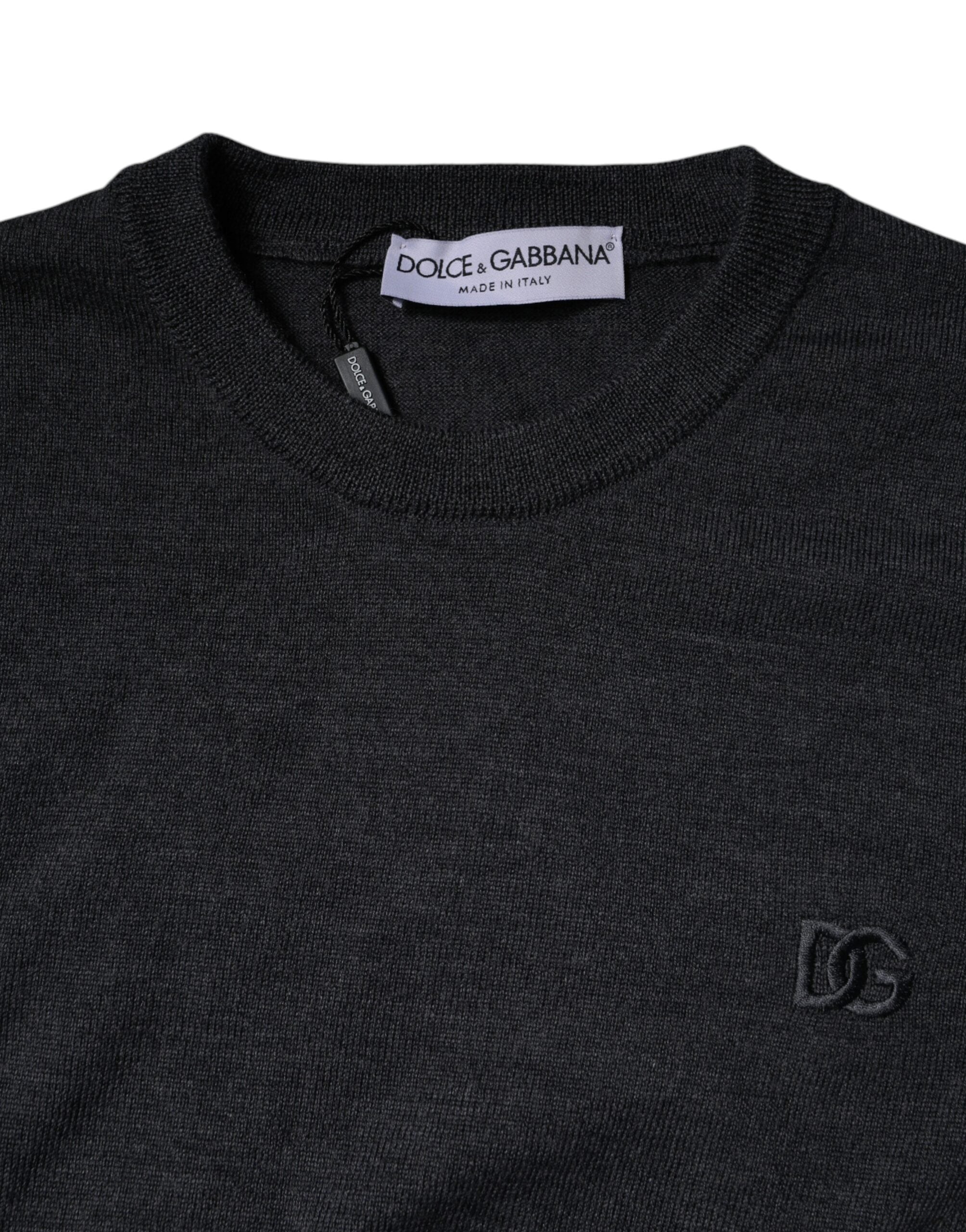 Dolce &amp; Gabbana Тъмносив пуловер с деколте с лого DG