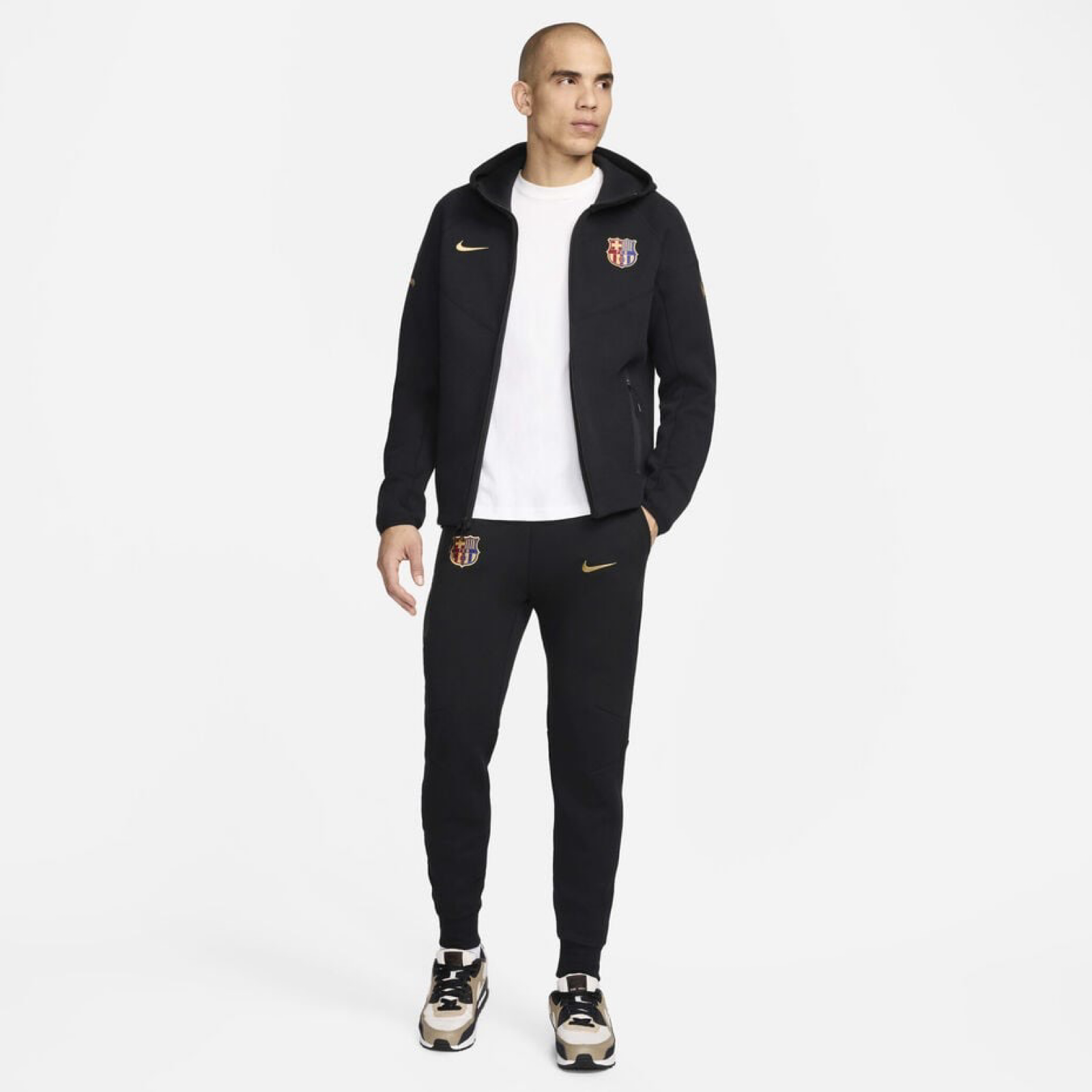 Мъжко спортно долнище Nike F.C. Barcelona Tech Fleece Men Jogger Pants FN8487–010 Front View