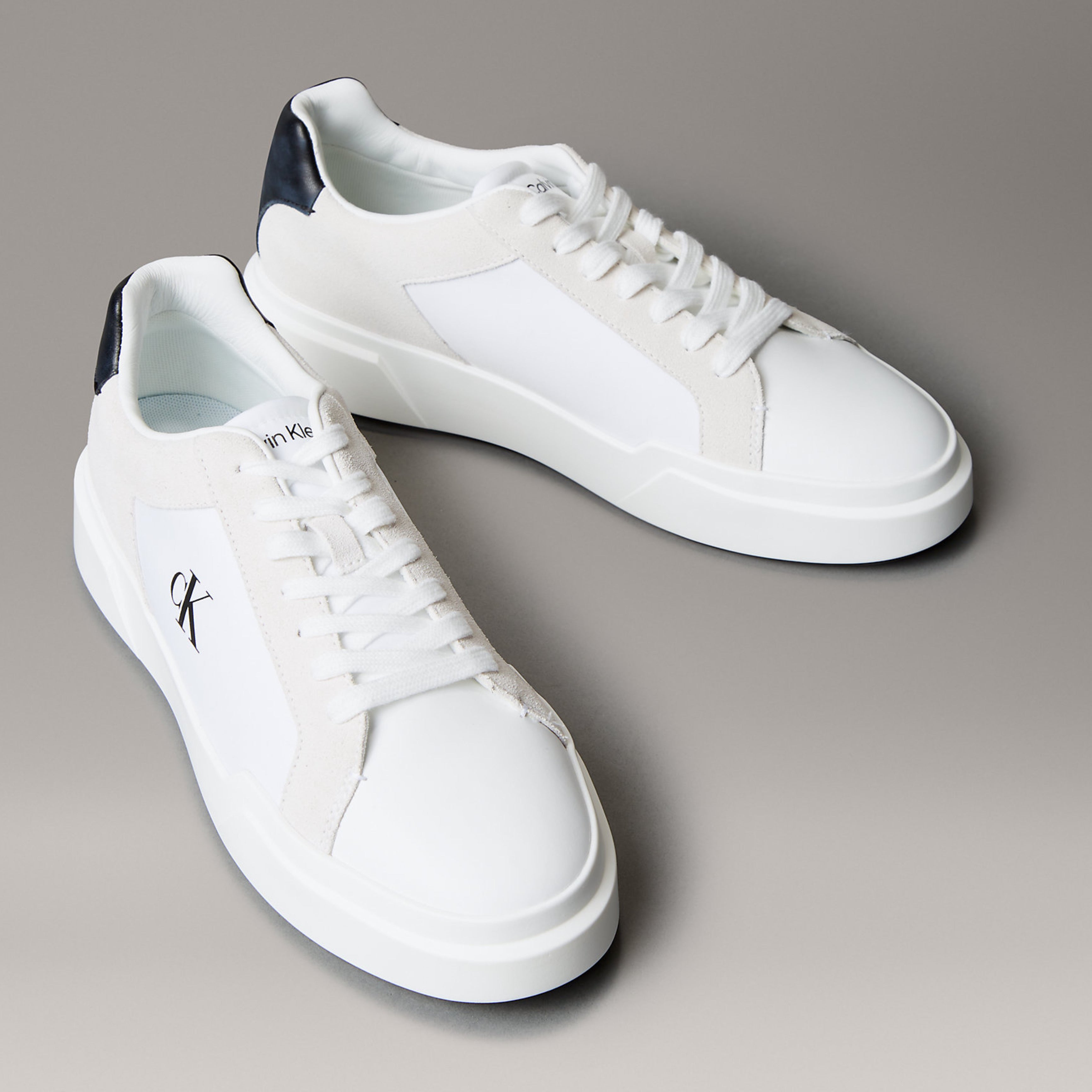 Мъжки кецове Men’s sneakers Calvin Klein
YM0YM01348 01W White