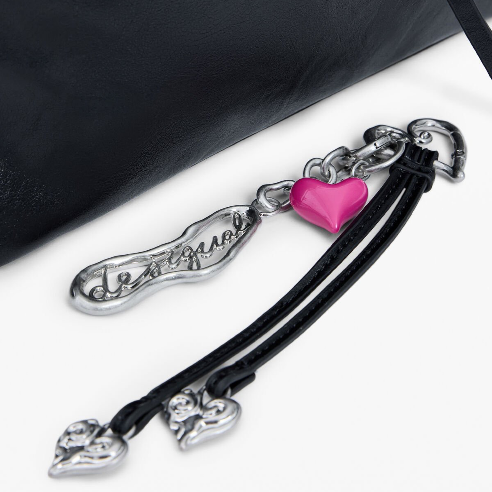 Дамска черна чанта Desigual Women Handbag 26SAXPC6 2000U Close-Up