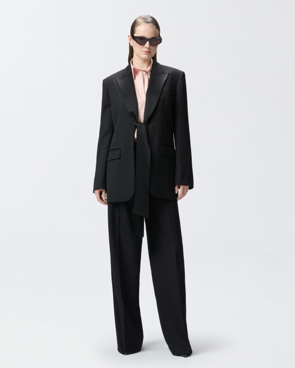 Дамско сако блейзър Women’s asymmetric blazer PINKO
104668A2CNZ99 lifestyle view