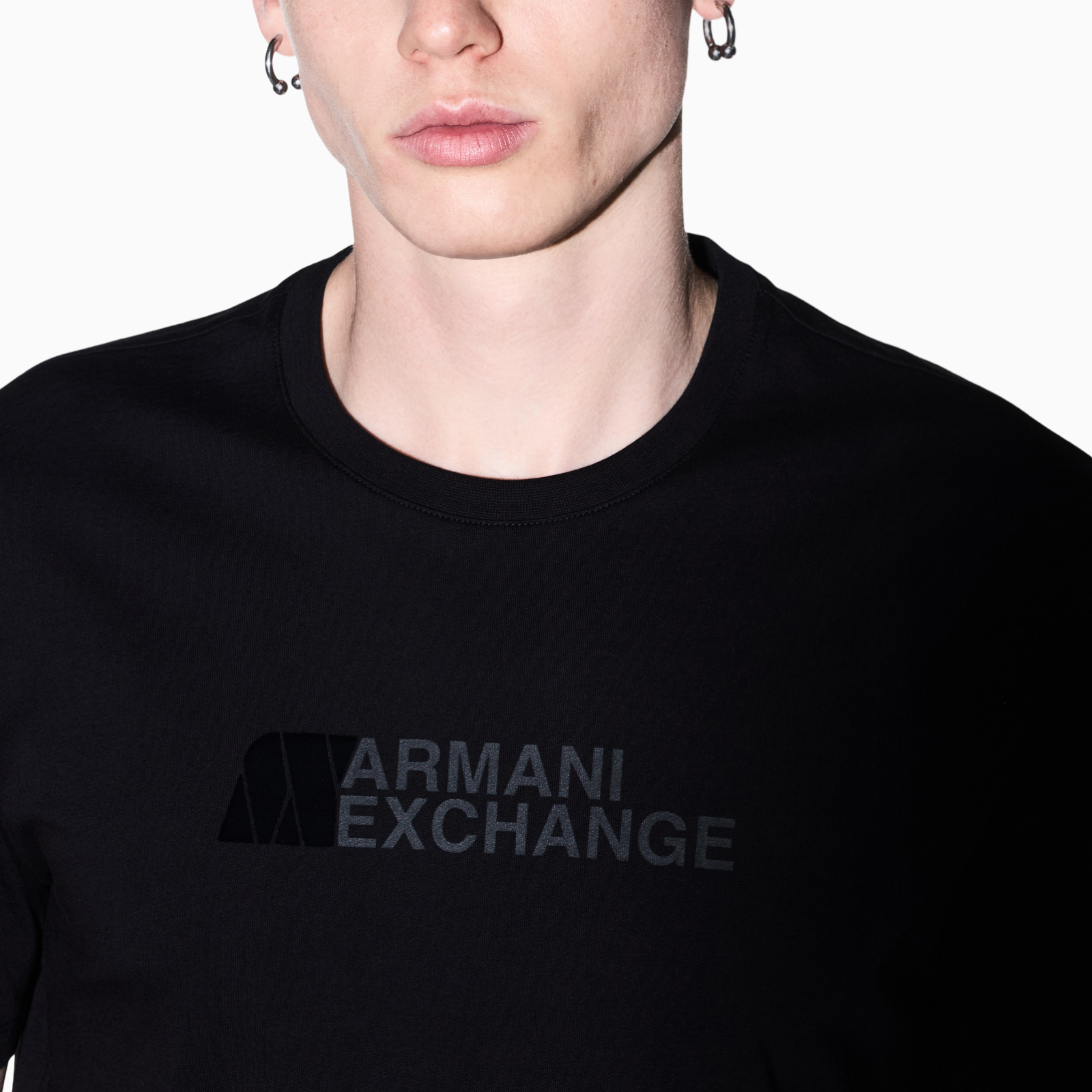 Мъжка тениска Armani Exchange Men T-shirt XM003094 AF21323 UC001 Close-Up
