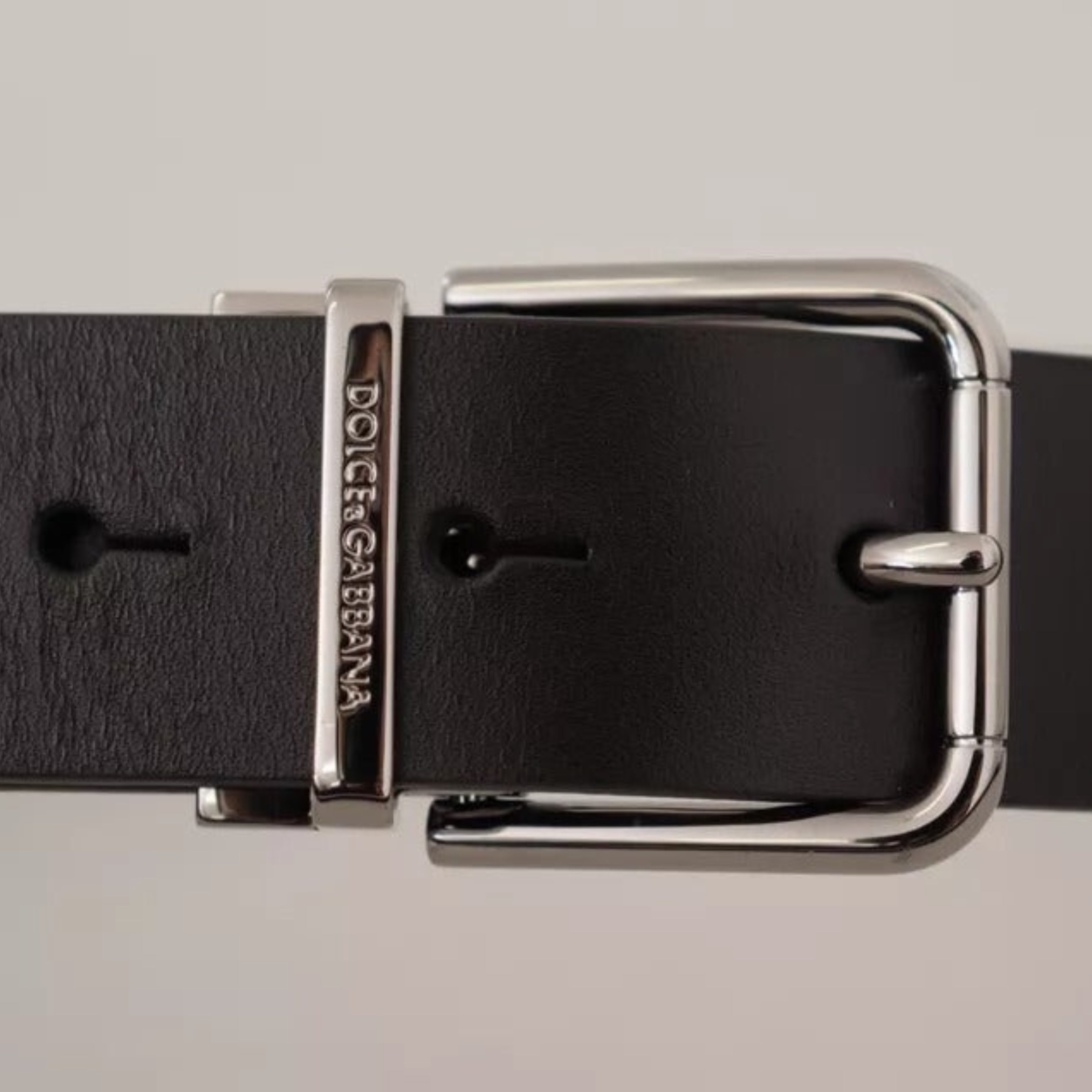 Мъжки колан от естествена кожа Dolce & Gabbana Men’s Black Calf Leather Logo Engraved Metal Buckle Belt