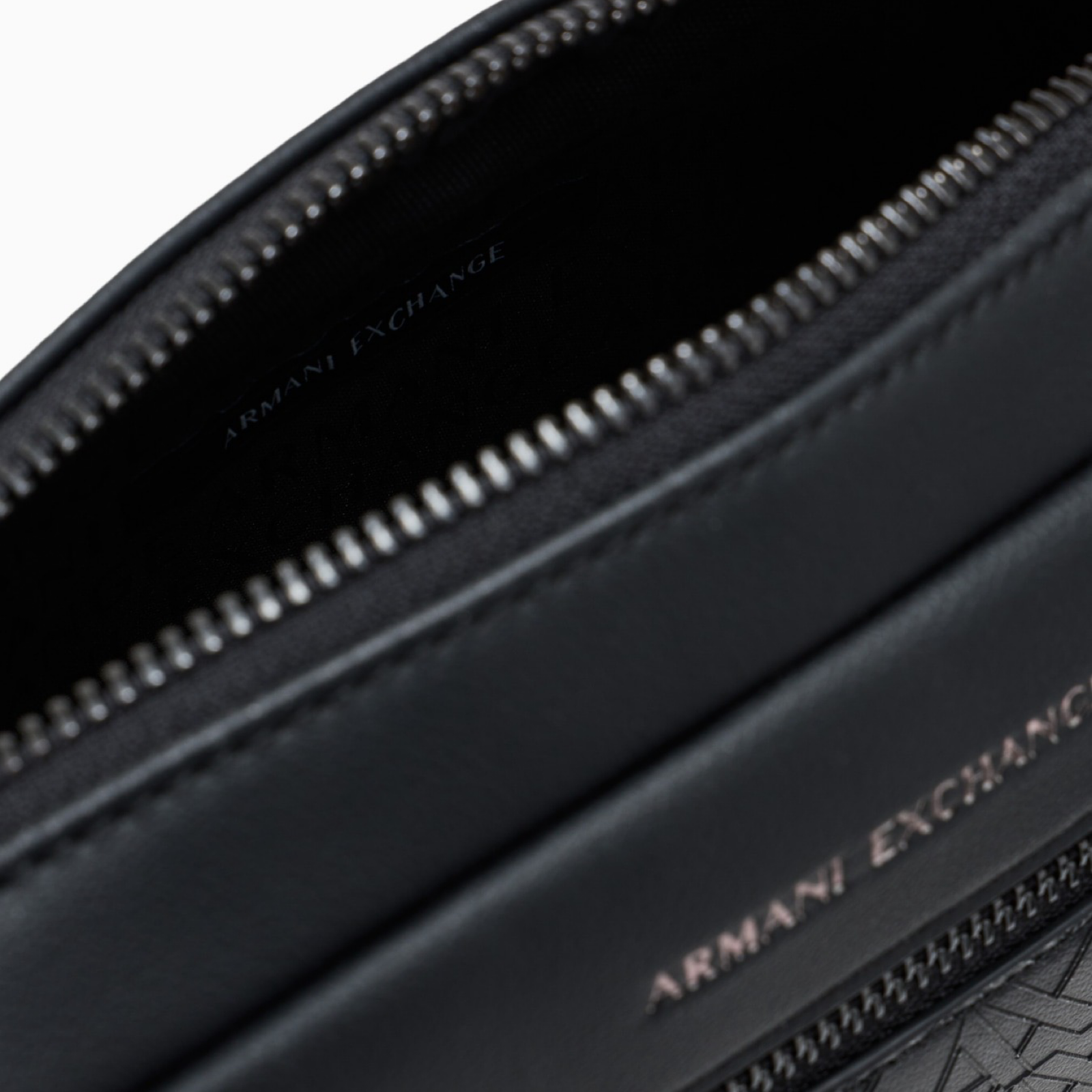 Мъжка клъч чанта Armani Exchange Men Clutch Bag XM003583 AF26662 UC001 Inside View