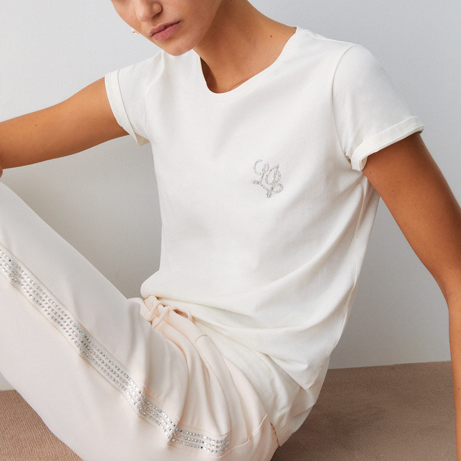 Дамска бяла тениска Liu Jo Women T-shirt TA6056 JS923 P9192 Close-Up