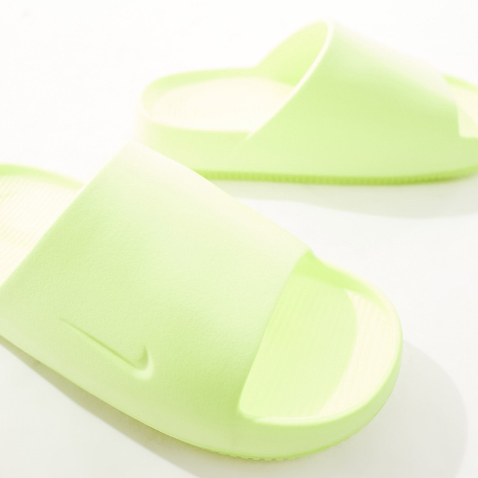 Дамски чехли Nike Calm DX4816-702 Women Slippers Close-Up