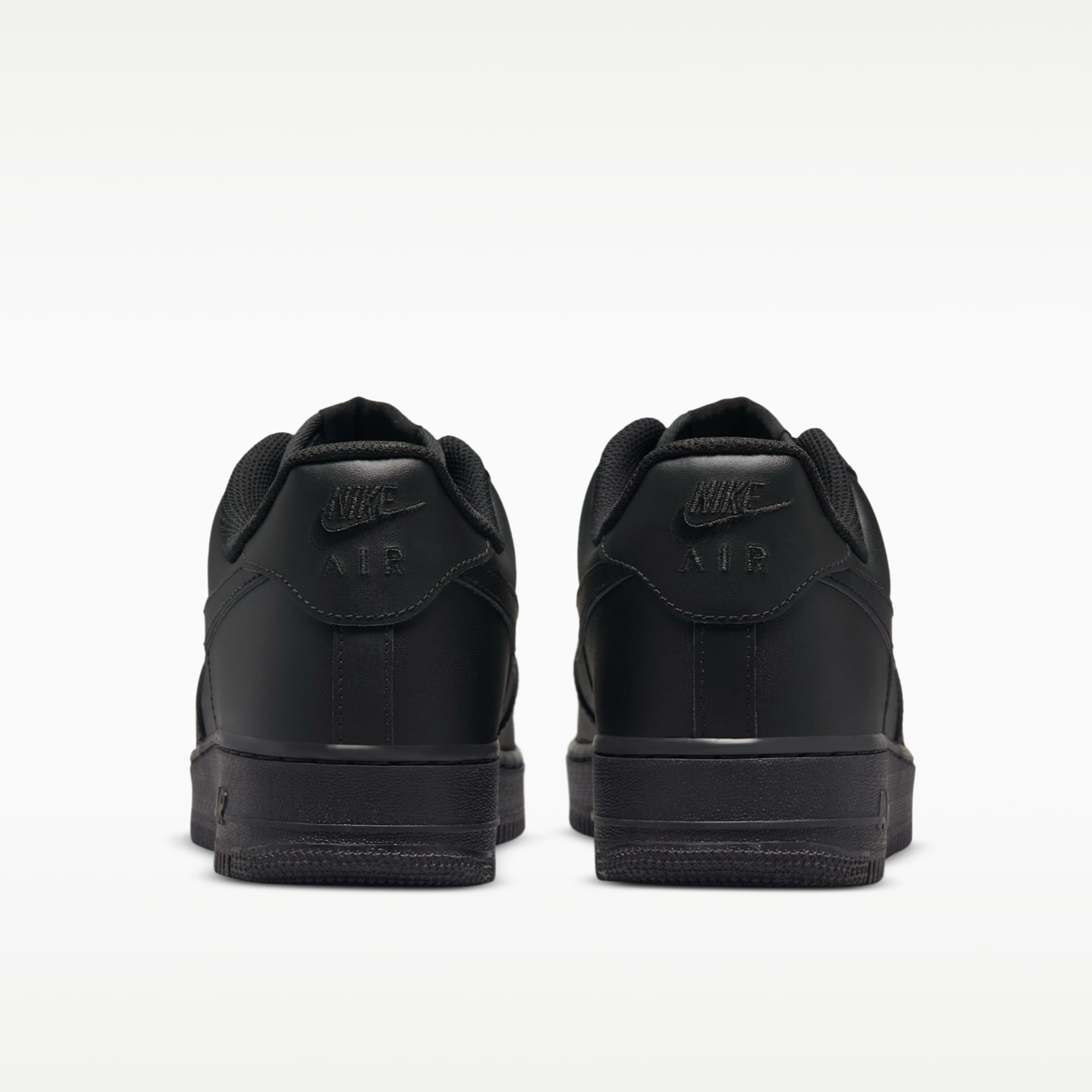 Мъжки черни кецове Nike Air Force 1 '07 CW2288-001 Men Sneakers Heel View